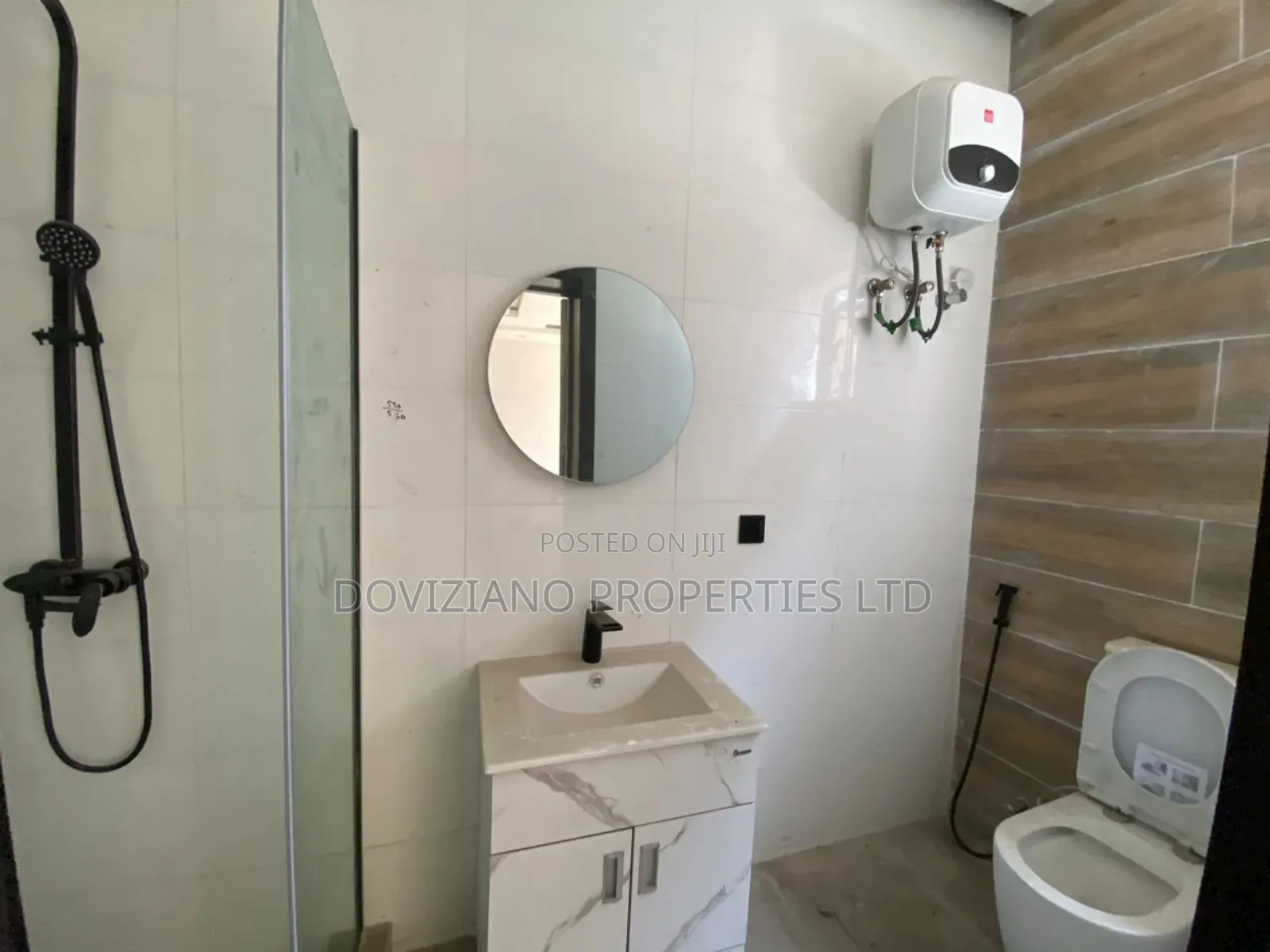 5bdrm Duplex in Lekki Phase 1 for sale in Lekki Phase 1