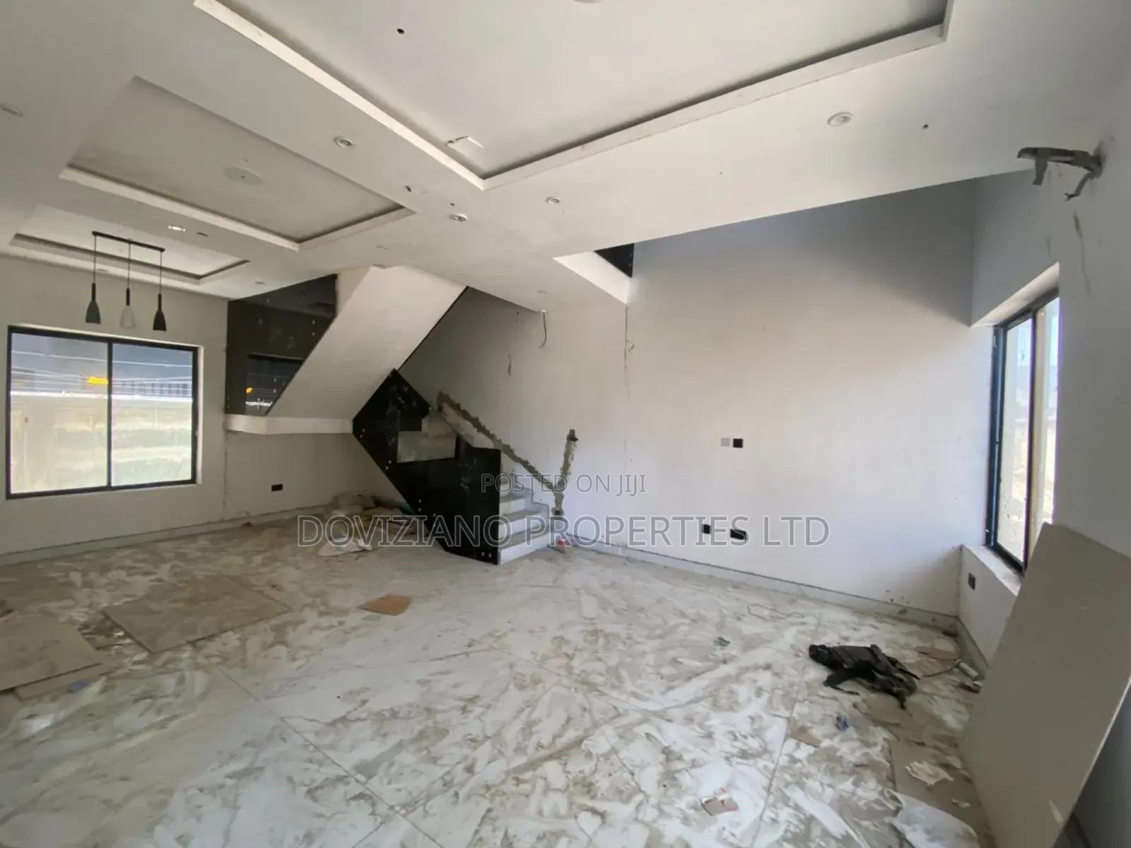 5bdrm Duplex in Lekki Phase 1 for sale in Lekki Phase 1
