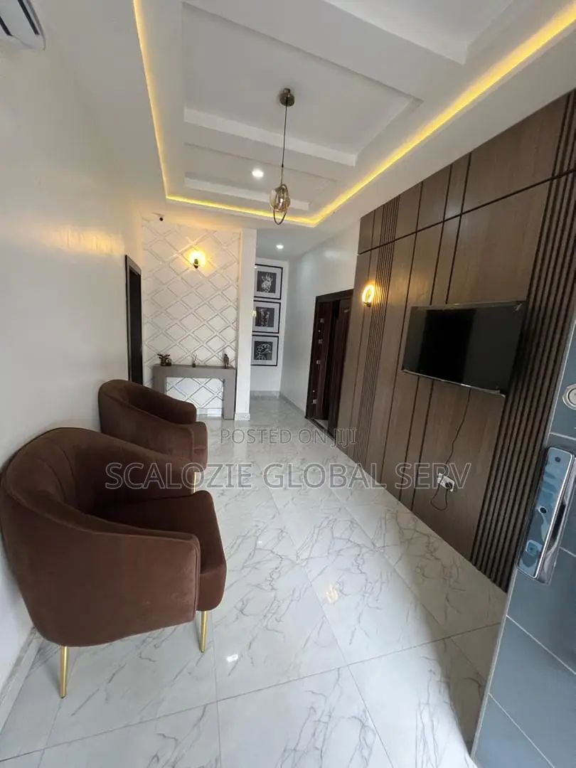 6bdrm Duplex in Majesty Estate, Off for sale in Port-Harcourt