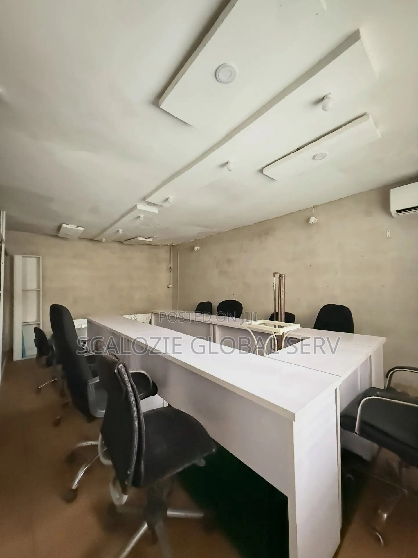 Office Space on 1 Plot of Land in Port-Harcourt