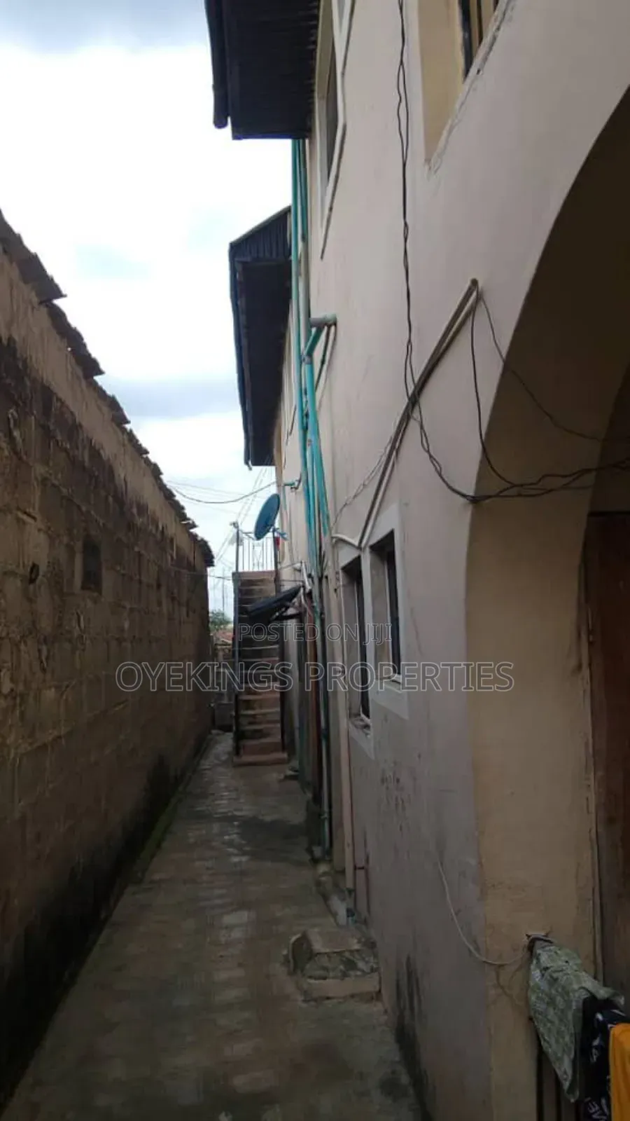 2bdrm Block of Flats in Akinyemi Area, Akala Express for sale in Akala Express