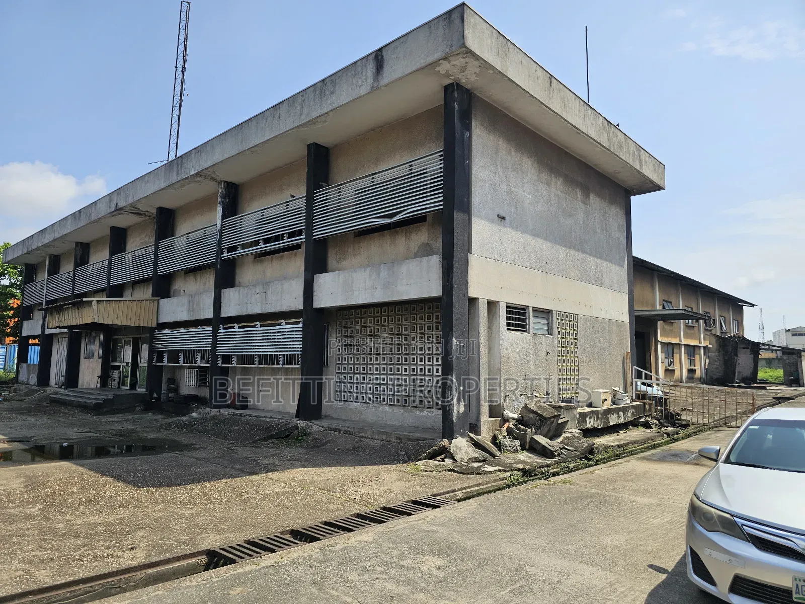 8700 SQM Coomercial Property in Surulere for Sale in Eric Moore