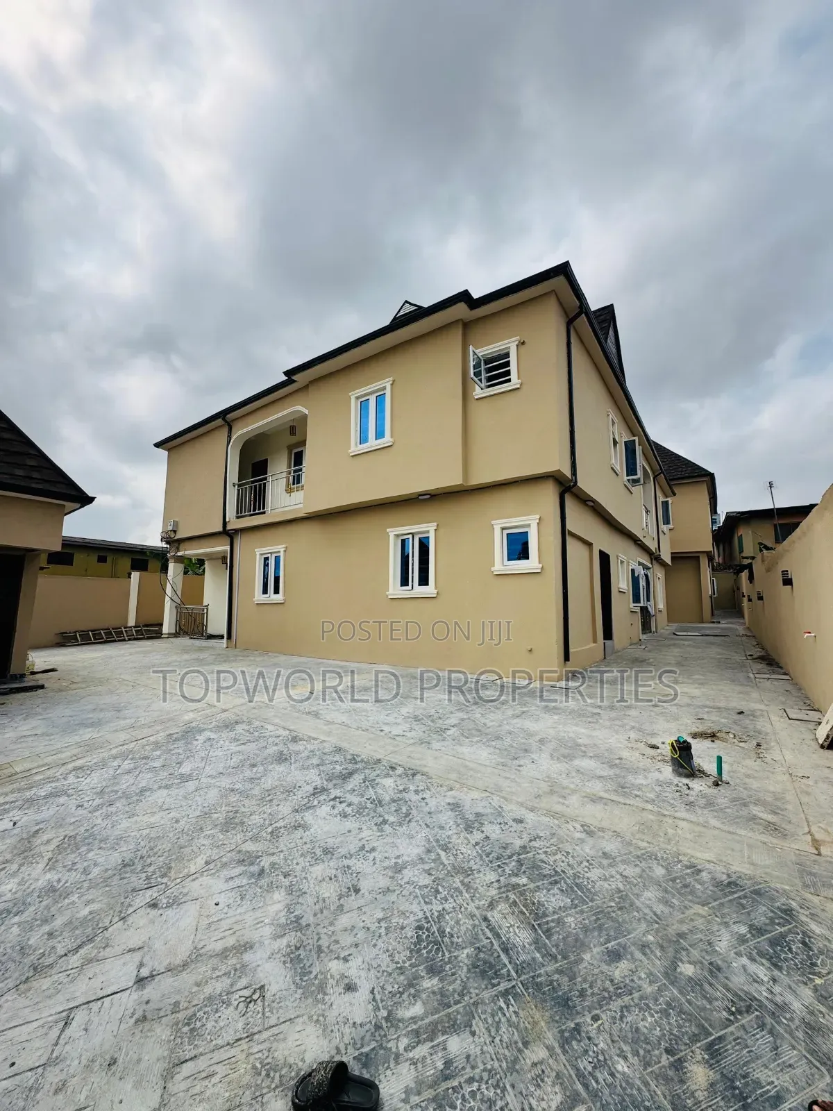 3bdrm Apartment in Ogba for sale in Ogba