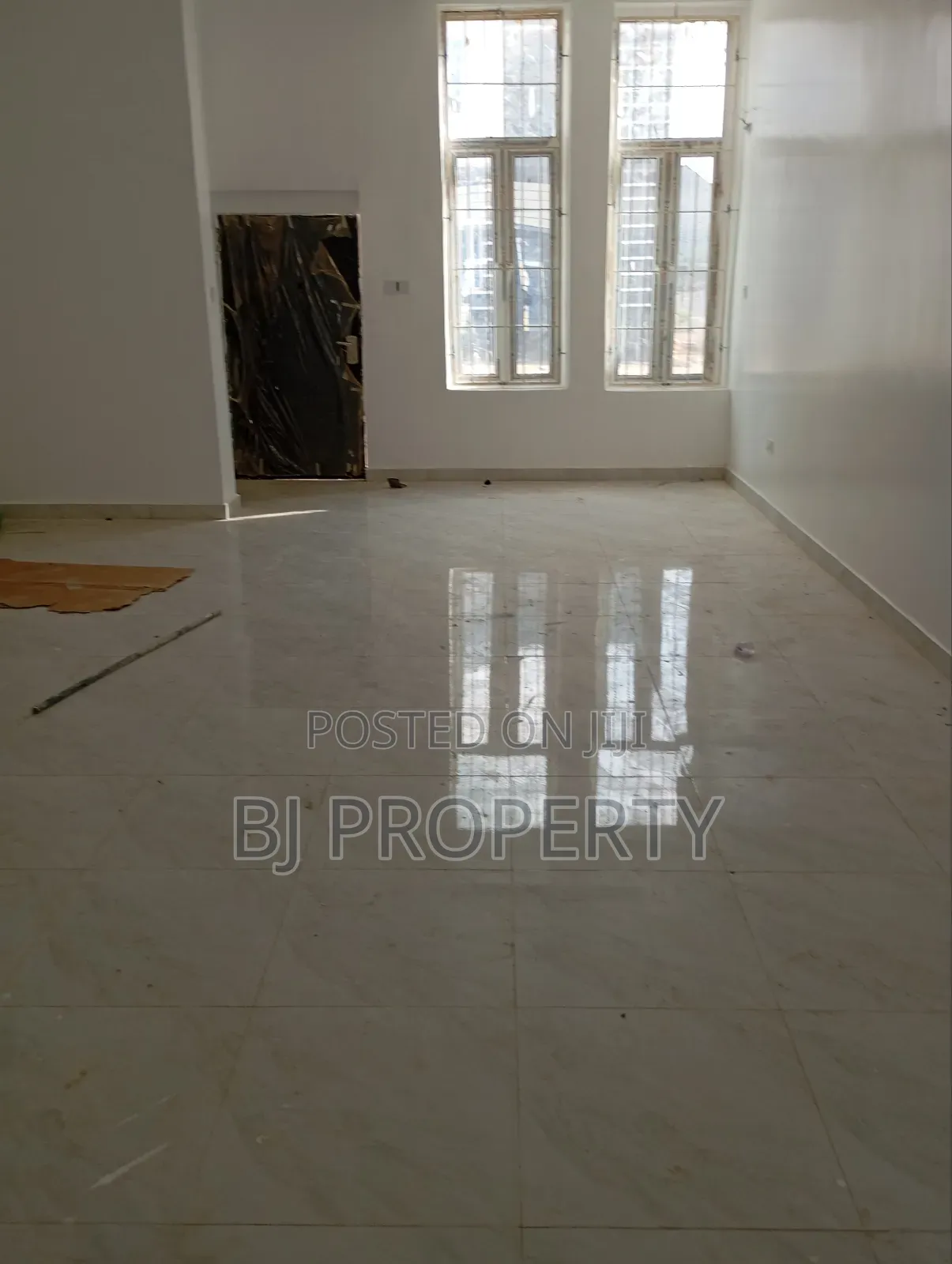 5bdrm Duplex in Estate, Kubwa for sale in Kubwa