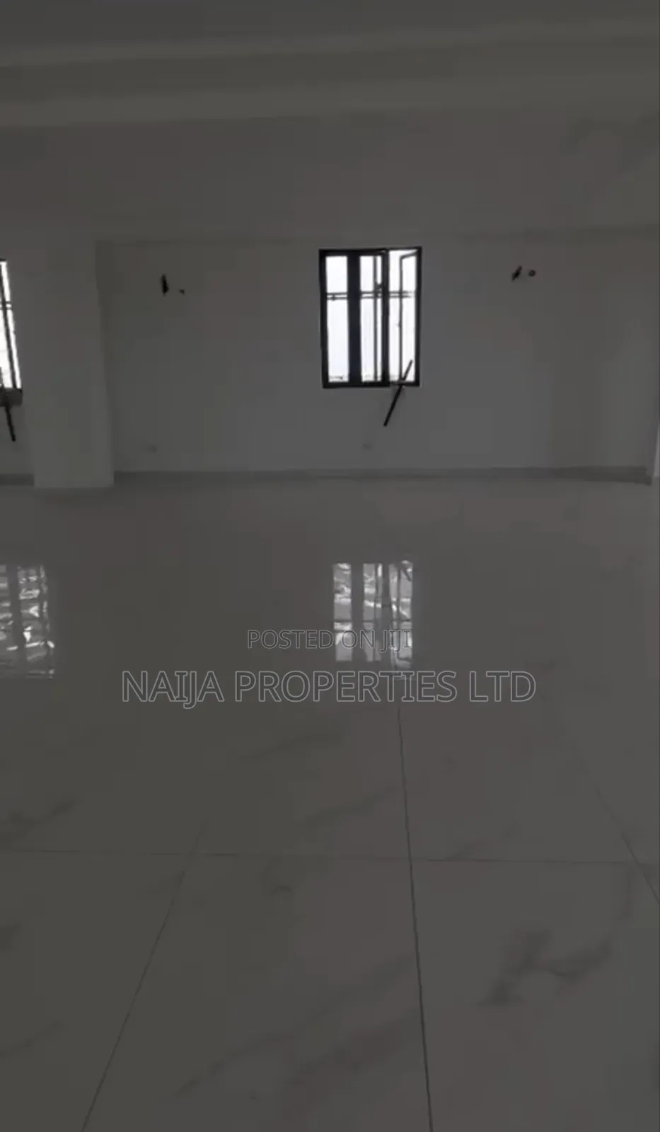 An Open Plan Space Directly Facing the Express at Ikota,Lekki for Rent in Lekki