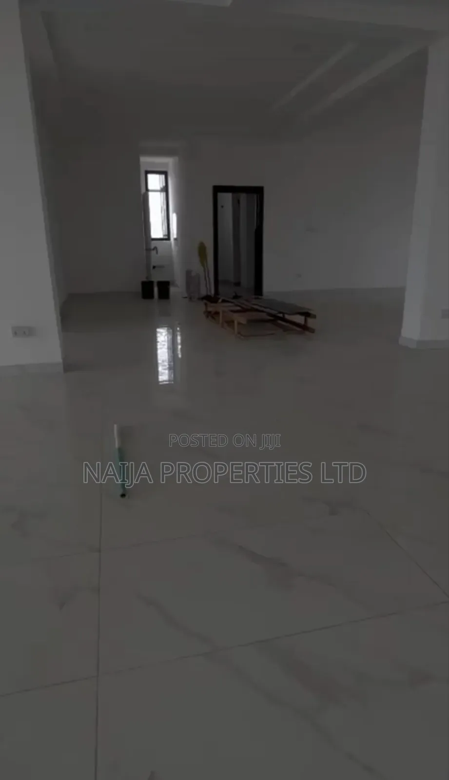 An Open Plan Space Directly Facing the Express at Ikota,Lekki for Rent in Lekki