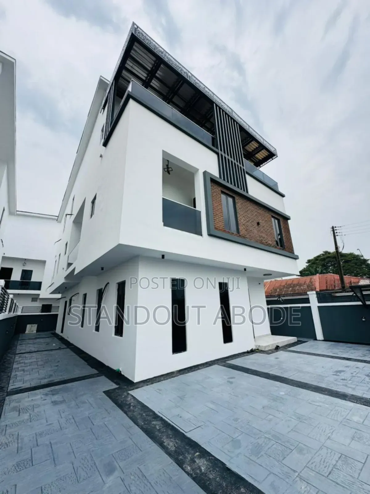 5bdrm Duplex in Inside An Estate, Ikeja GRA for sale in Ikeja GRA