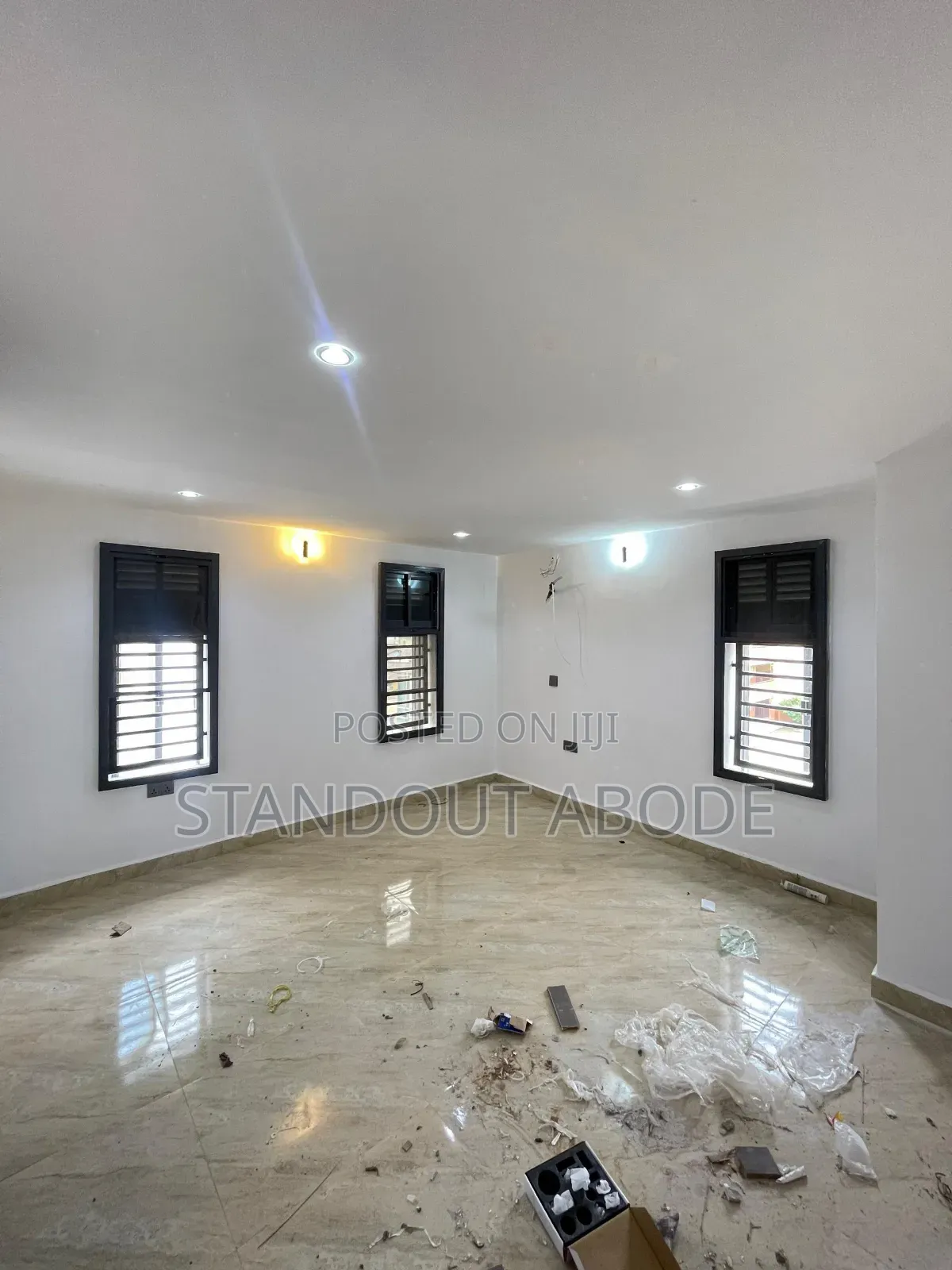 4bdrm Duplex in In An Estate, Surulere for sale in Surulere