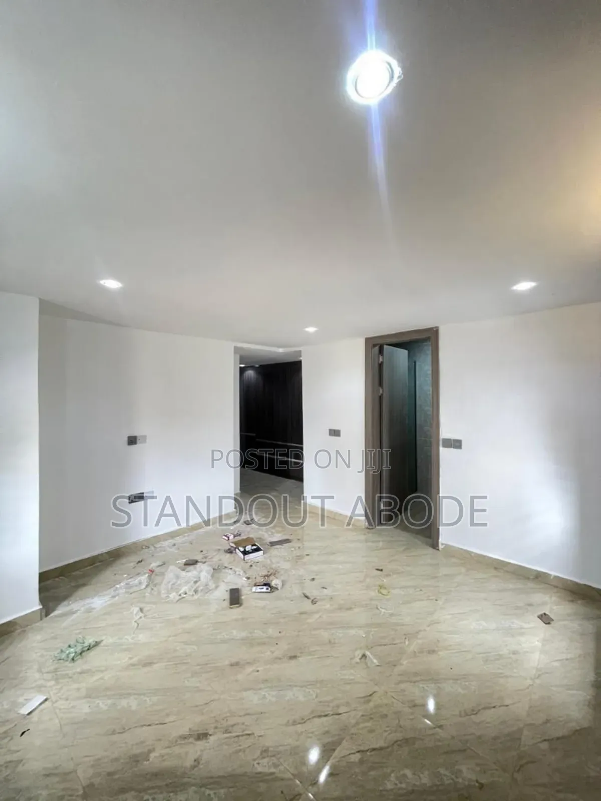 4bdrm Duplex in In An Estate, Surulere for sale in Surulere