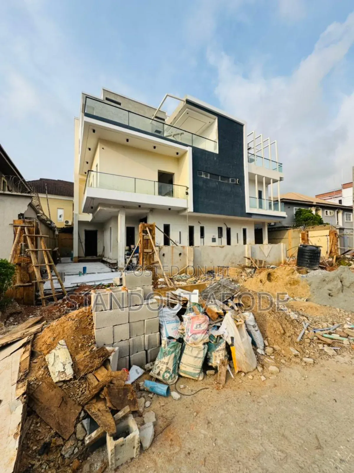 4bdrm Duplex in In An Estate, GRA Phase 1 for sale in GRA Phase 1