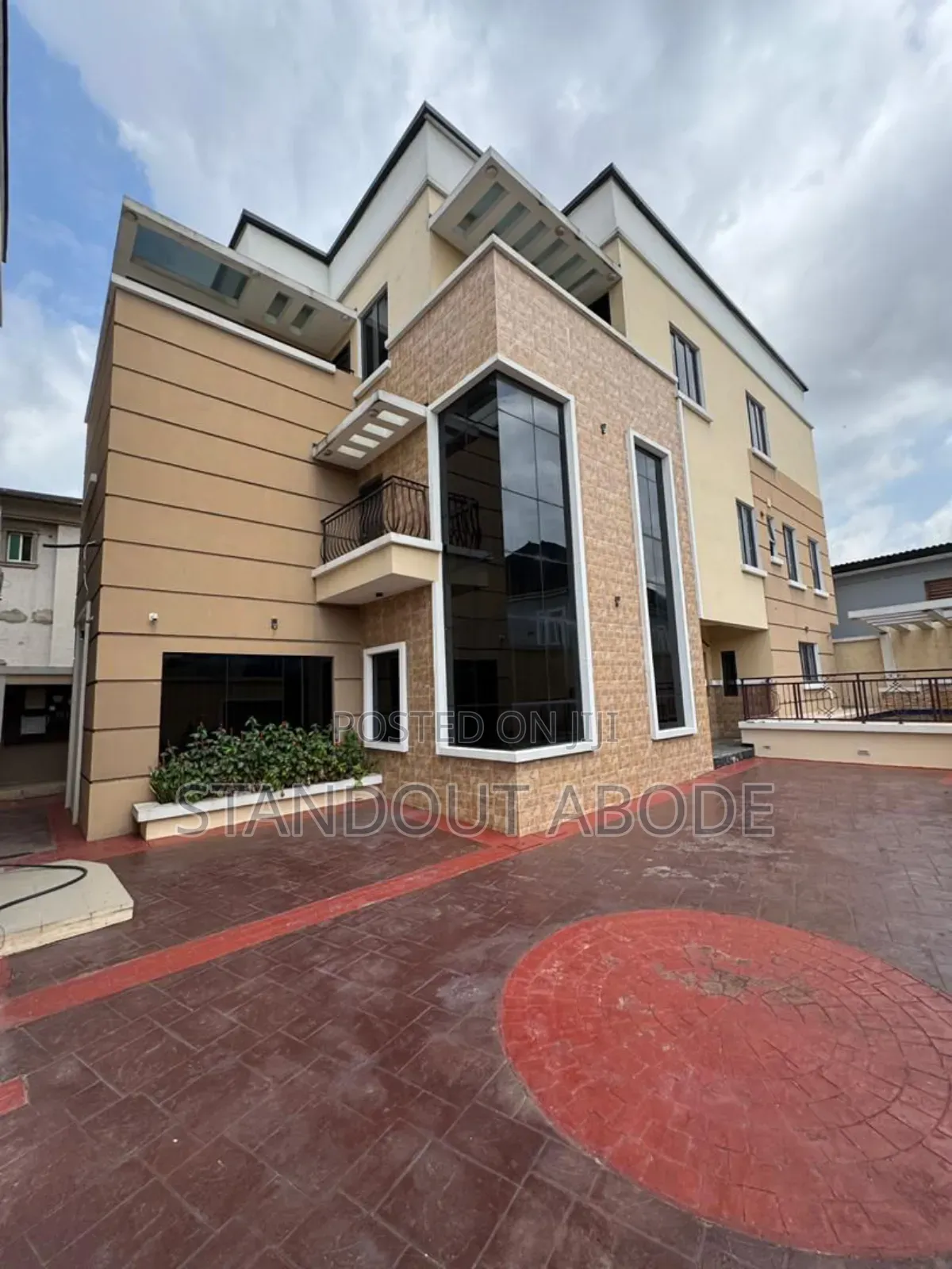 5bdrm Duplex in In An Estate, Omole Phase 1 for sale in Omole Phase 1