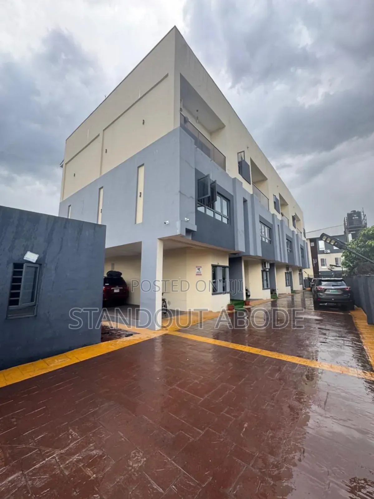 4bdrm Duplex in Surulere for sale in Surulere