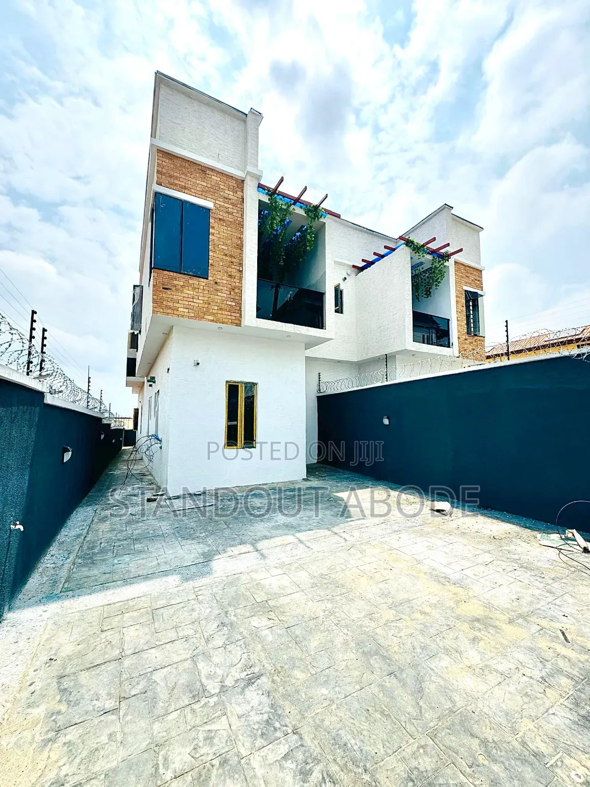4bdrm Duplex in Inside An Estate, Ogba for sale in Ogba