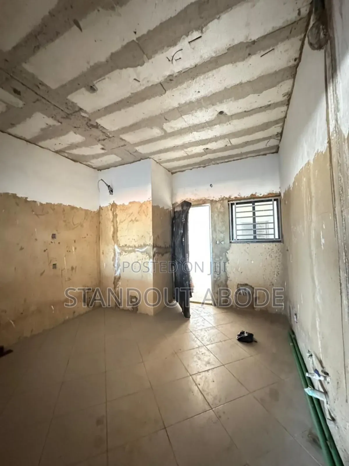 3bdrm Apartment in In An Estate, Yaba for sale in Yaba