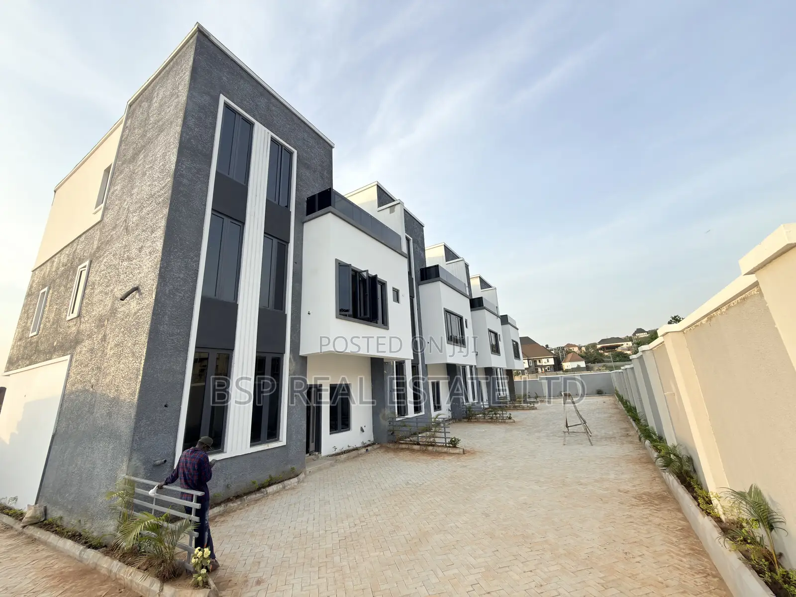 4bdrm Townhouse/Terrace in Apo Resettlement for sale in Apo Resettlement