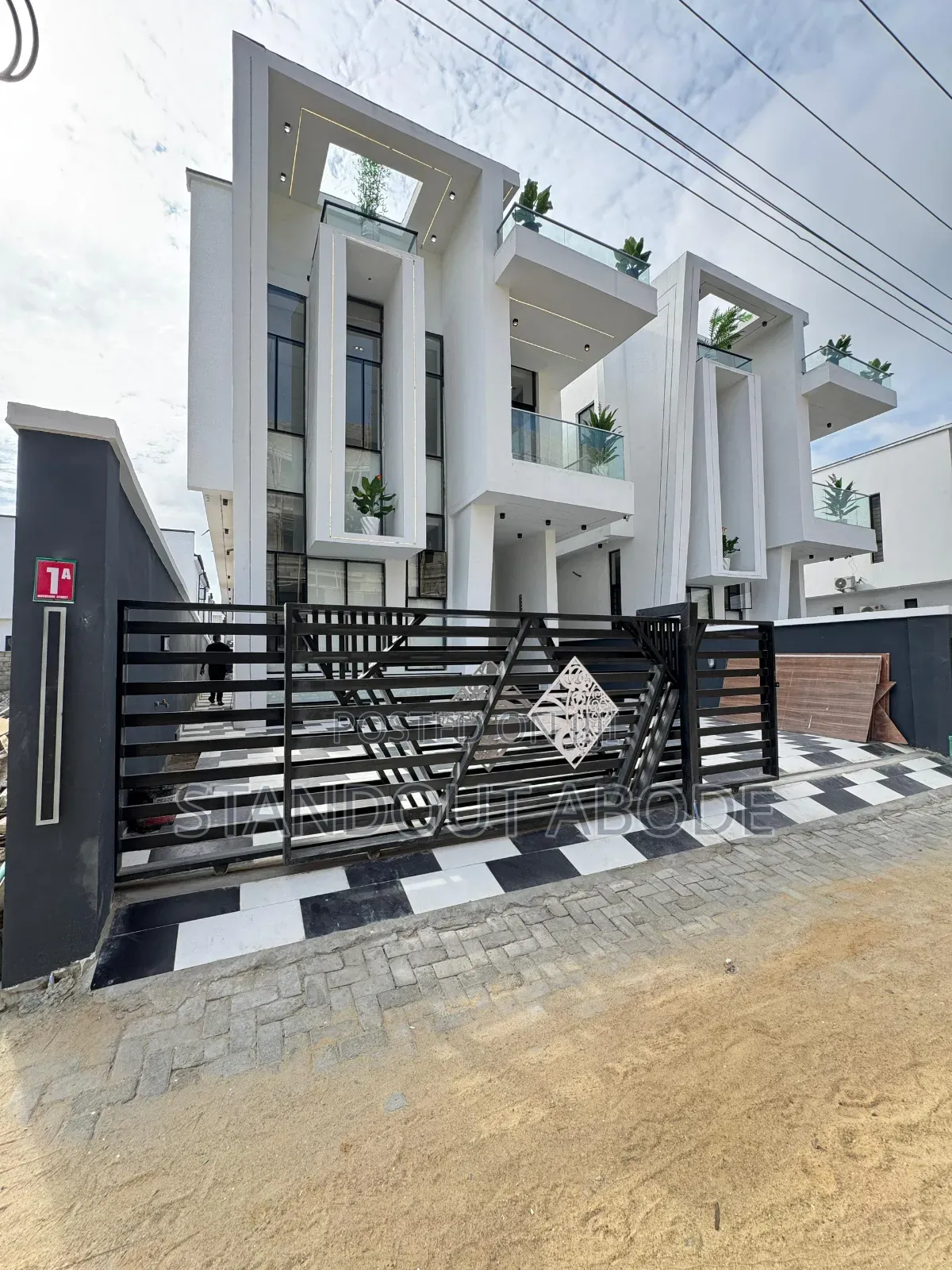 5bdrm Duplex in Lekki, Chevron for sale in Chevron