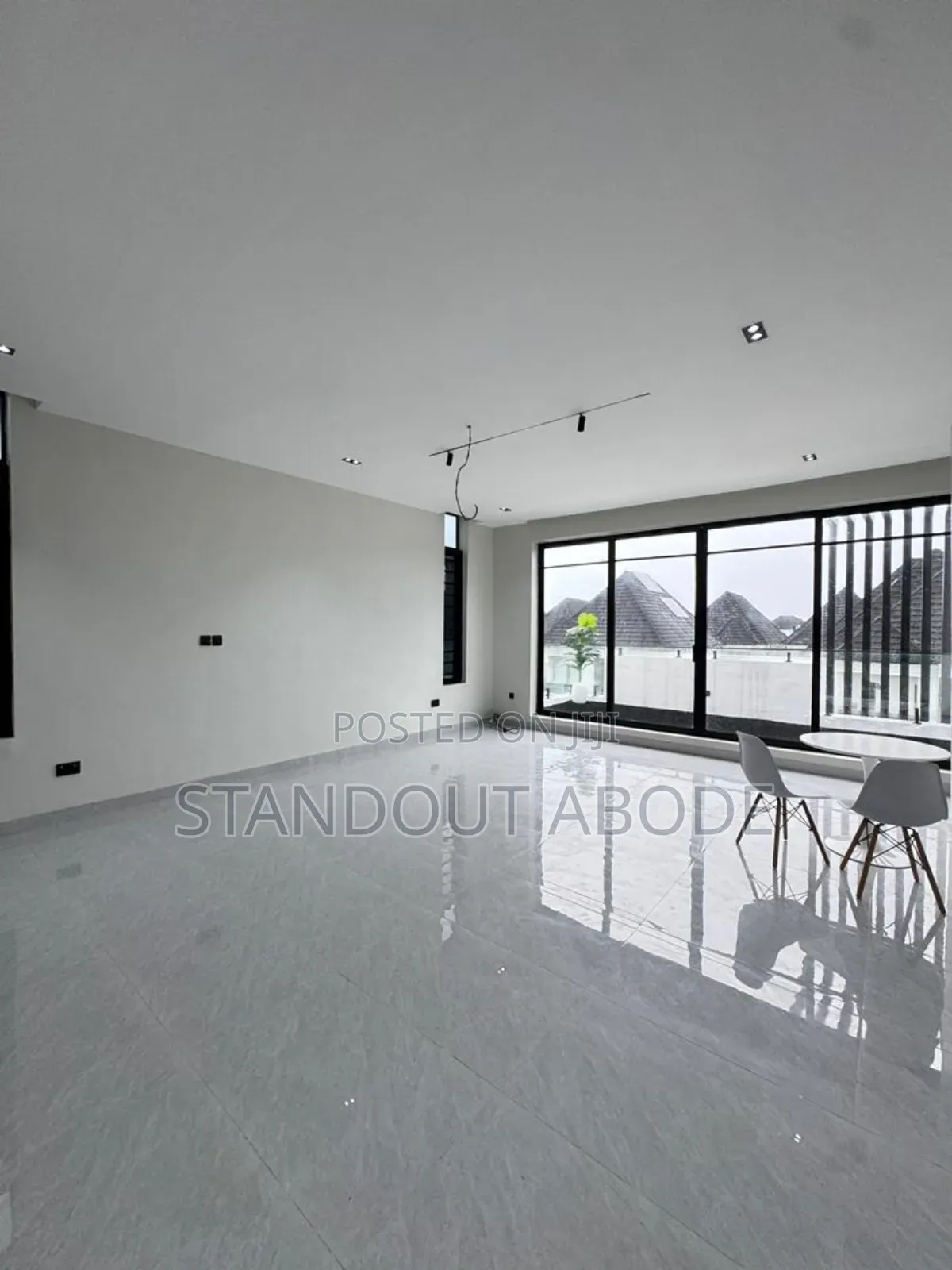 5bdrm Duplex in Orchid Road Lekki for sale in Lekki