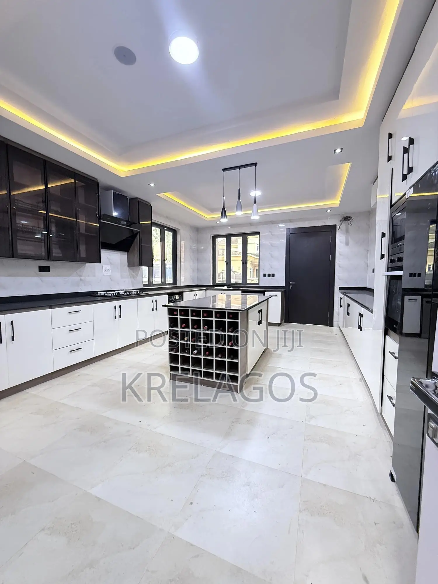 6bdrm Duplex in Royal Gardens, Off Lekki-Epe Expressway for sale in Off Lekki-Epe Expressway