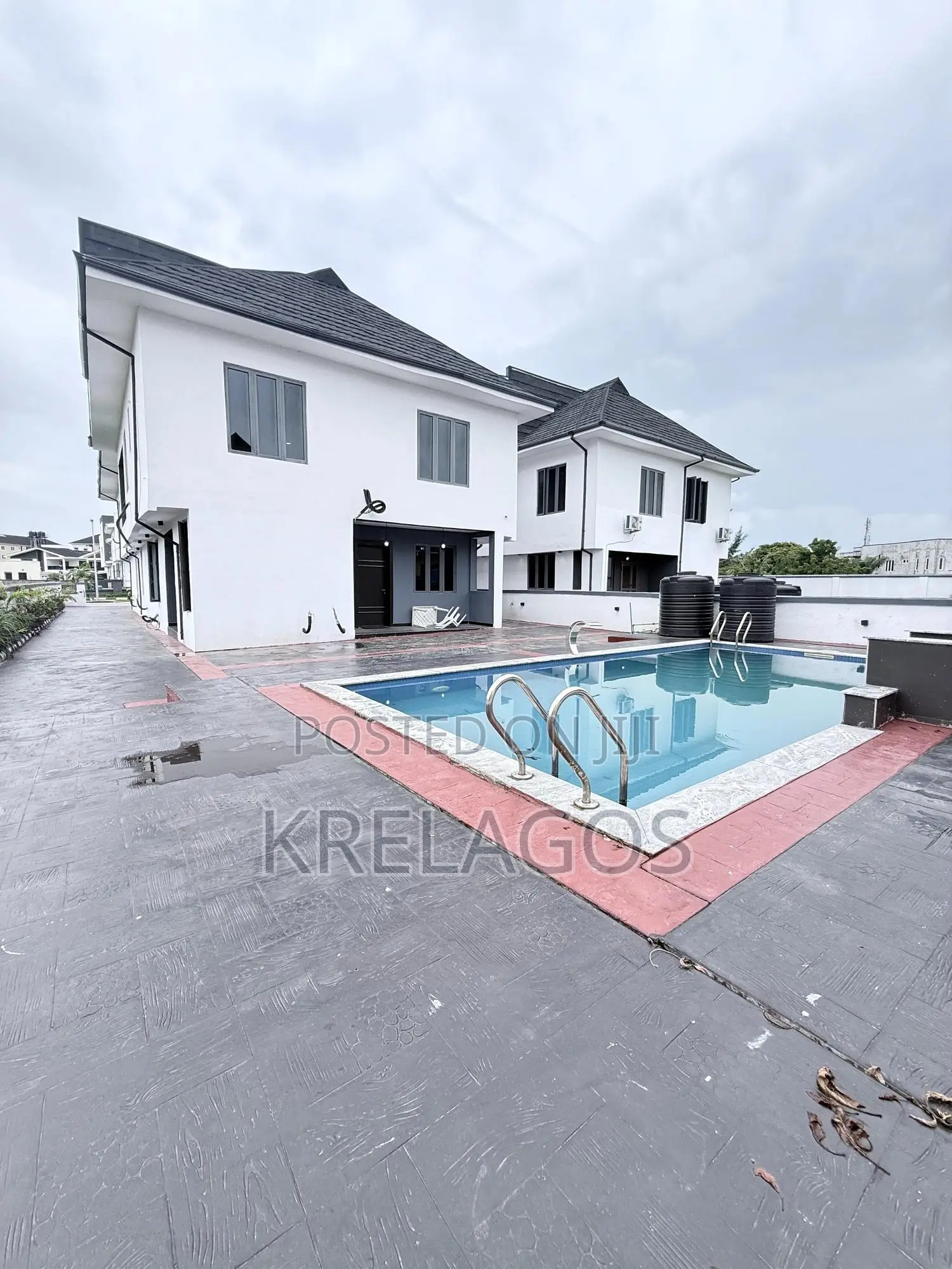 6bdrm Duplex in Royal Gardens, Off Lekki-Epe Expressway for sale in Off Lekki-Epe Expressway