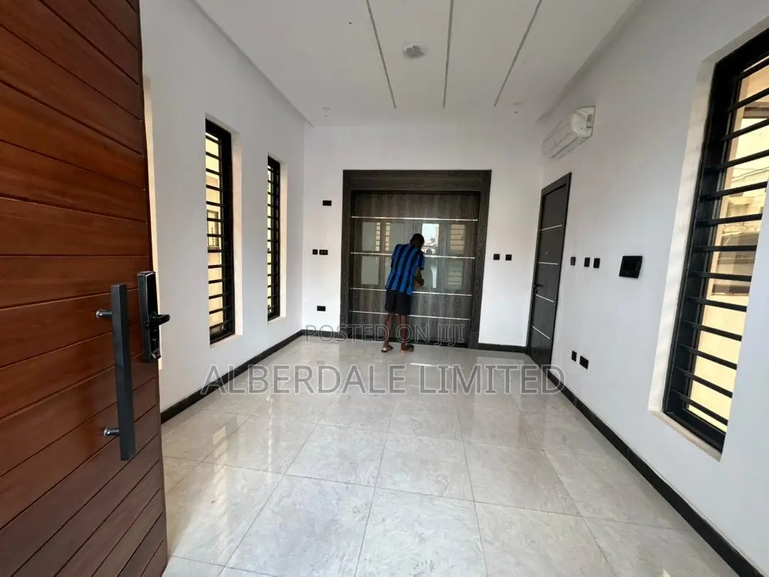 6bdrm Duplex in GRA Phase 2 Shangisha for sale in GRA Phase 2 Shangisha