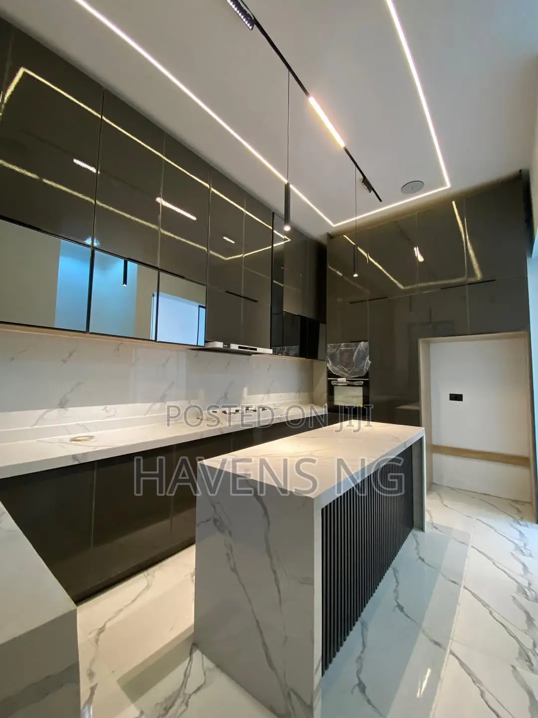 4bdrm Duplex in Osapa london for sale in Osapa london
