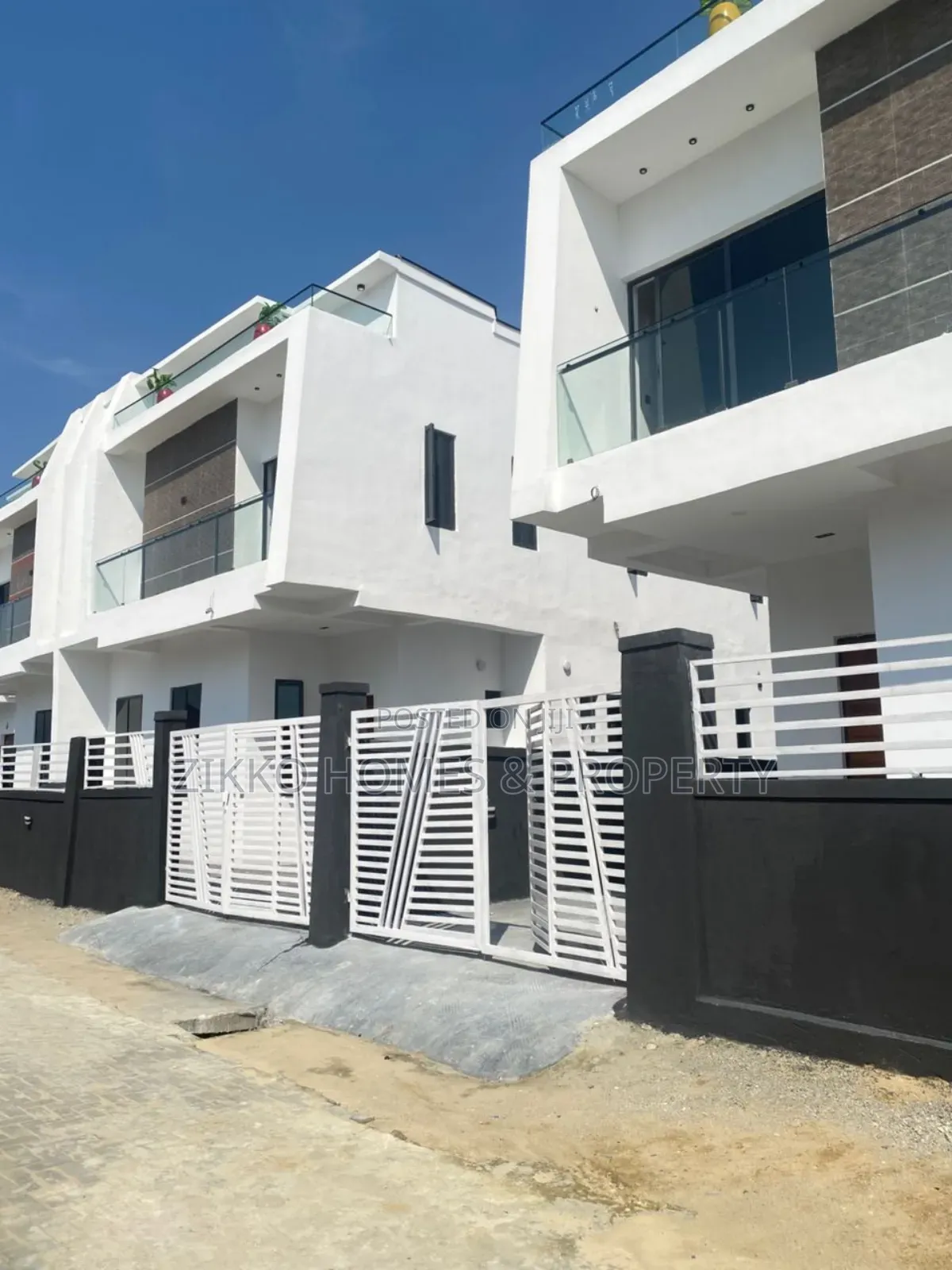 4bdrm Duplex in Ajah, Lekki for sale in Lekki