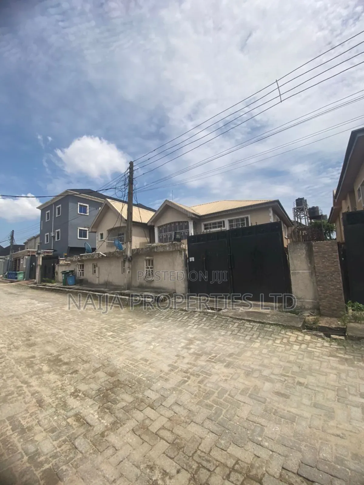 3bdrm Block of Flats in Oko Ado, Sangotedo for sale in Sangotedo