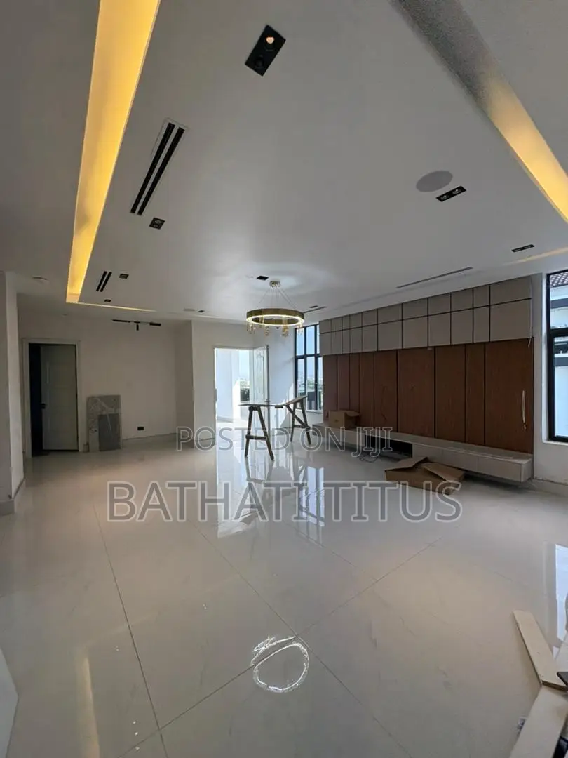 6bdrm Duplex in Life Camp for sale in Life Camp
