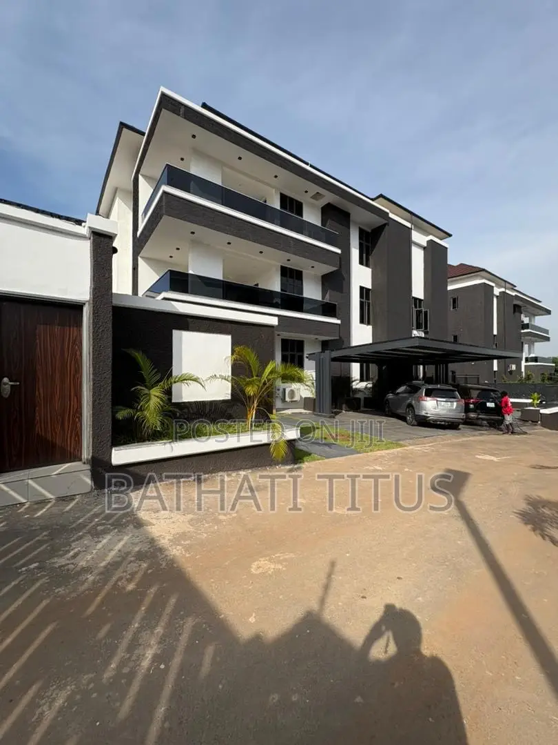 6bdrm Duplex in Life Camp for sale in Life Camp