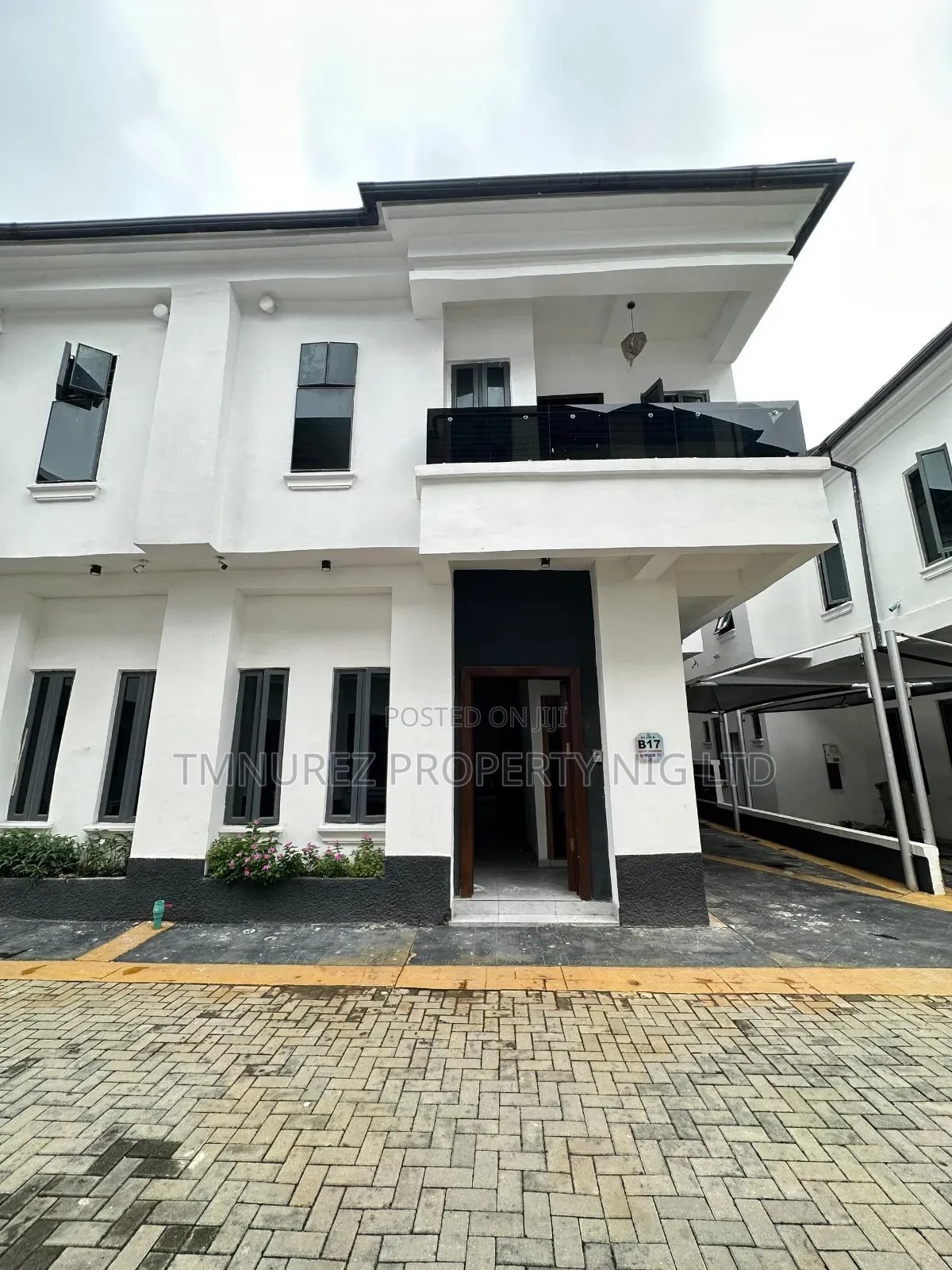 4bdrm Duplex in Orchild Estate, Chevron for sale in Chevron