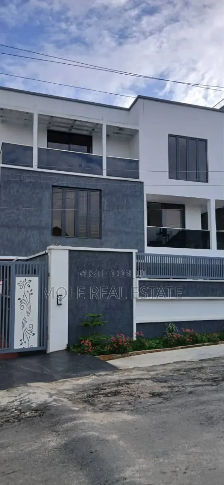 Furnished 5bdrm Duplex in Omole Phase 1 for sale in Omole Phase 1