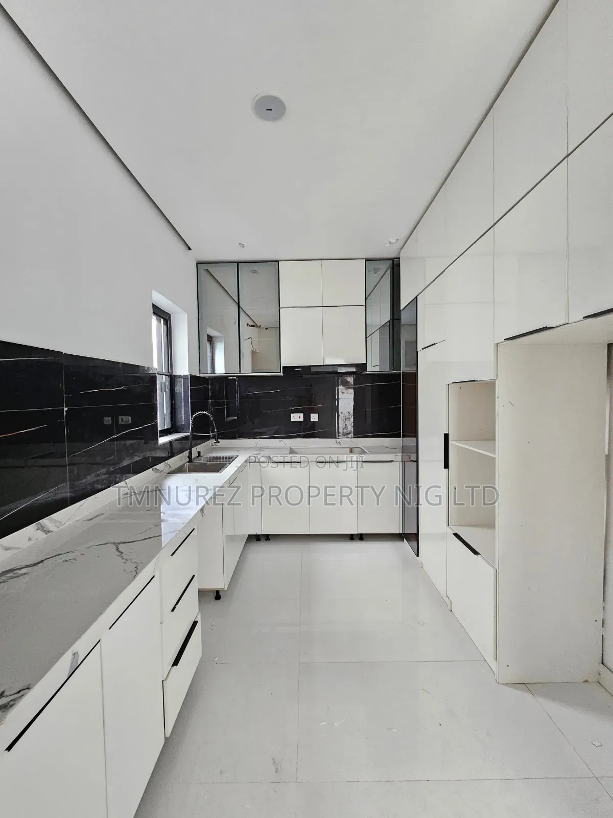 4bdrm Duplex in Ikate for sale in Ikate