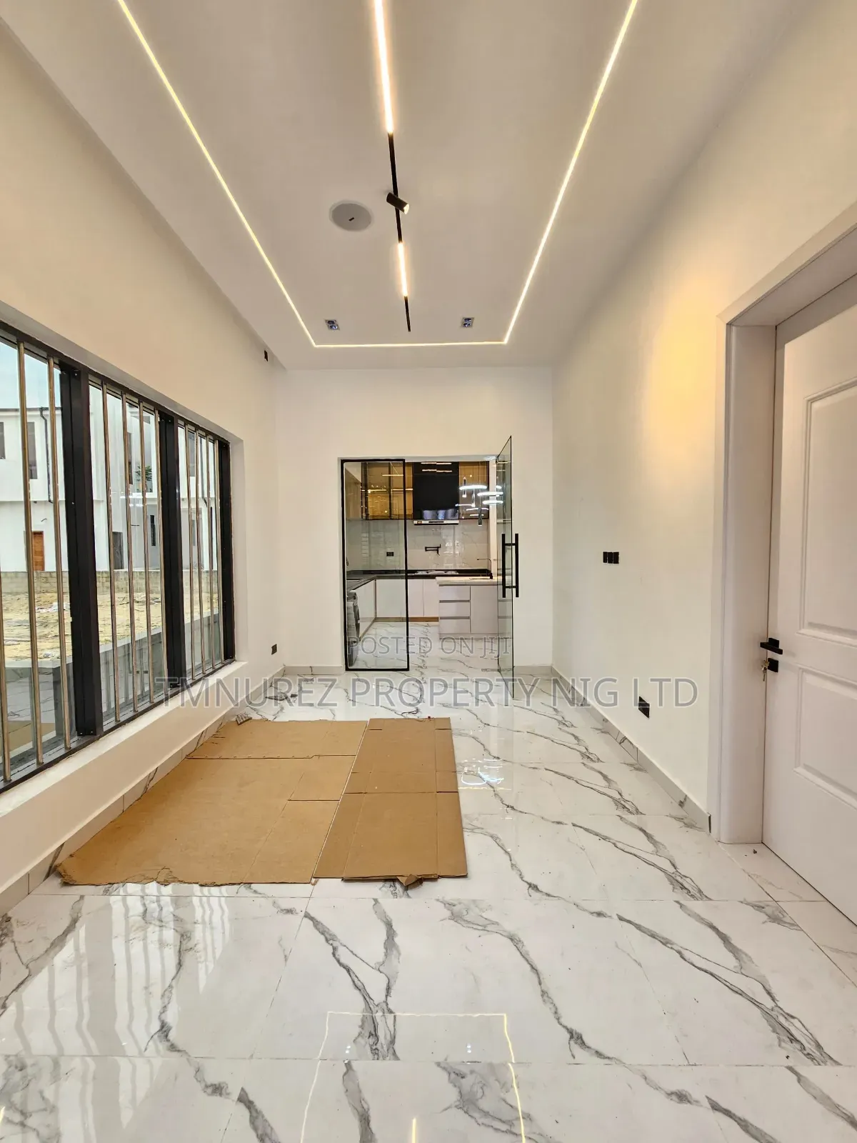 5bdrm Duplex in Orchild Estate, Chevron for sale in Chevron