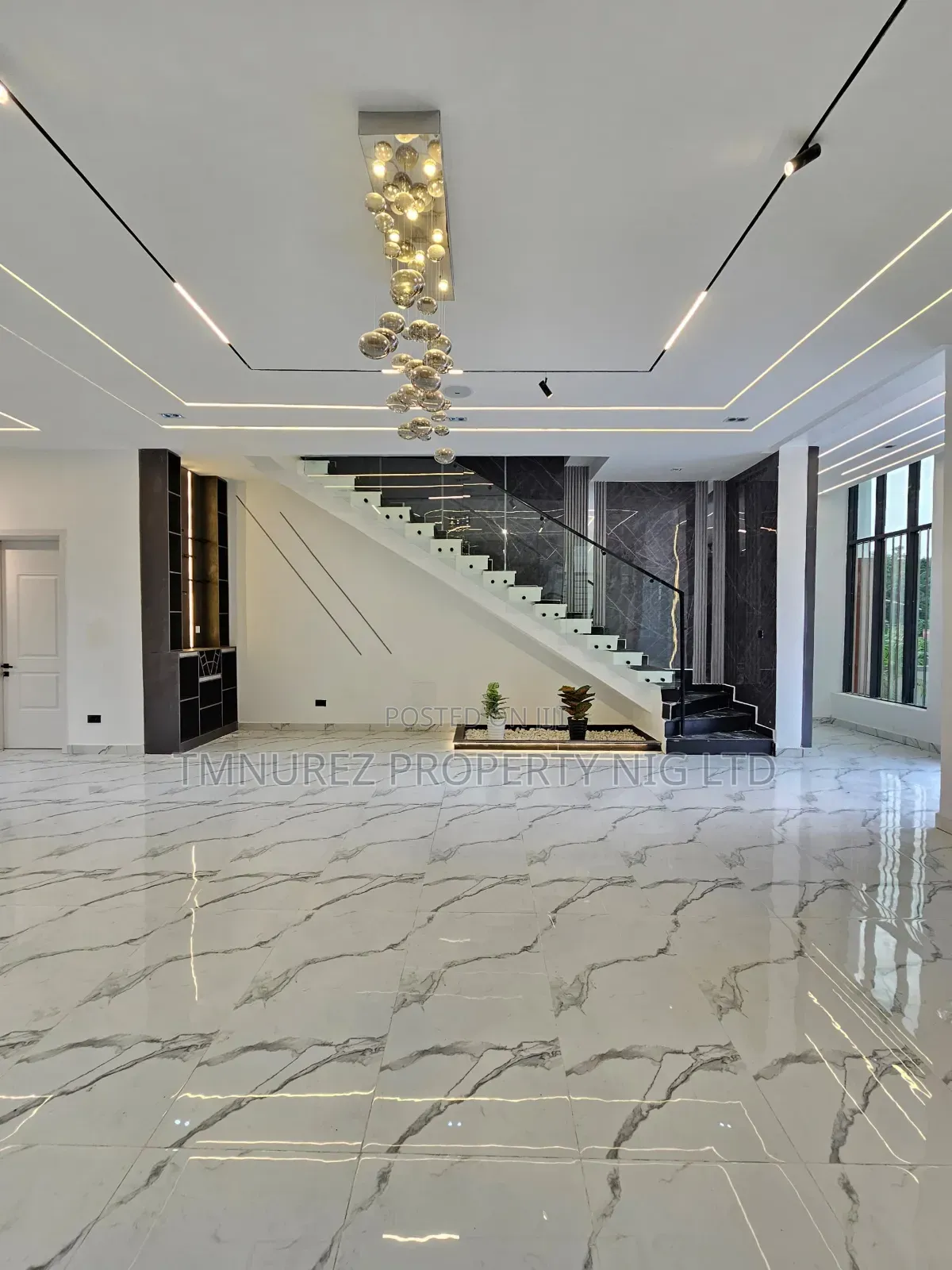 5bdrm Duplex in Orchild Estate, Chevron for sale in Chevron