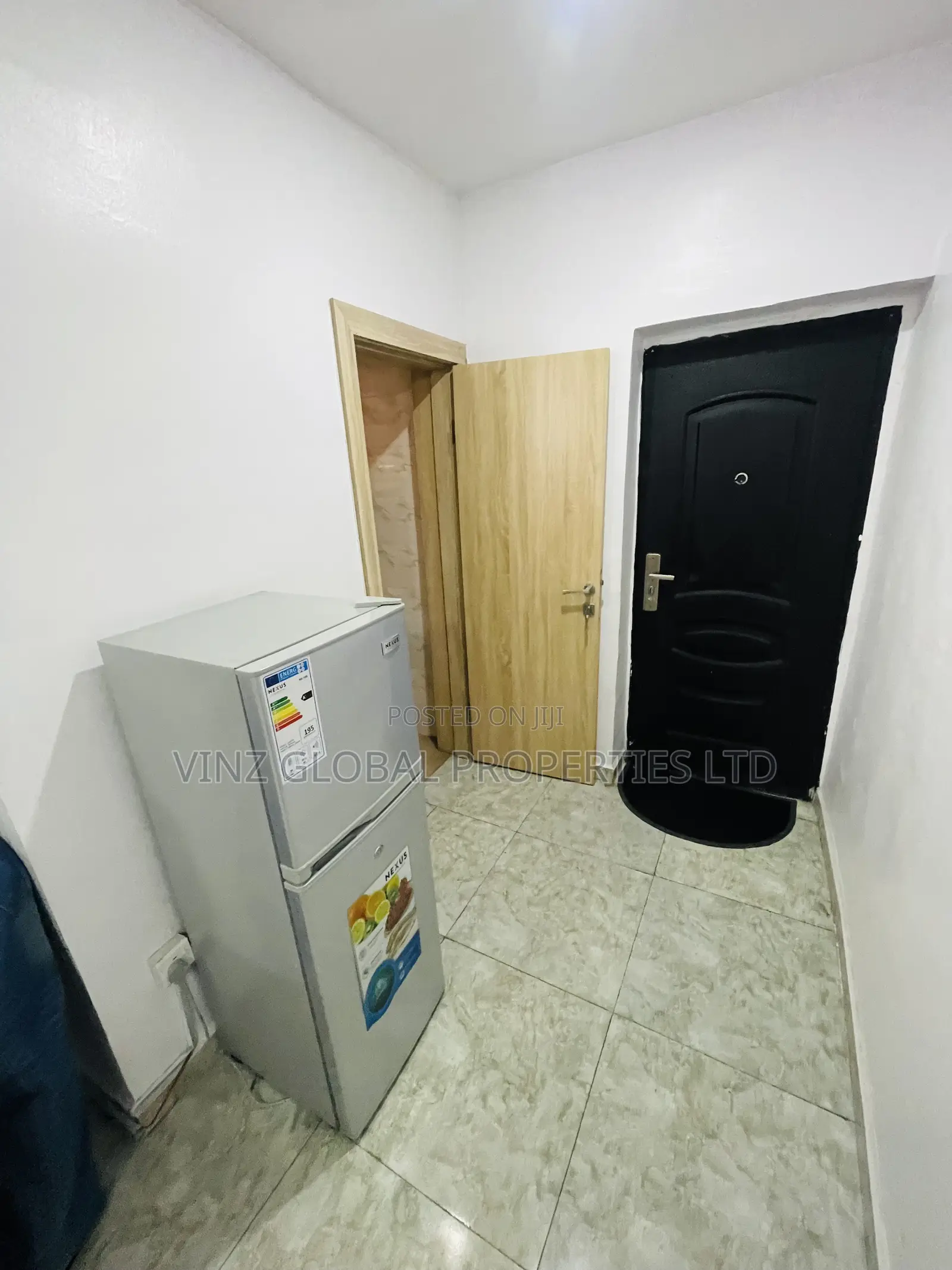 Furnished 1 Bedroom With Pool,Gym, 24/7hrs Power Visitor’S Bathroom in Lekki
