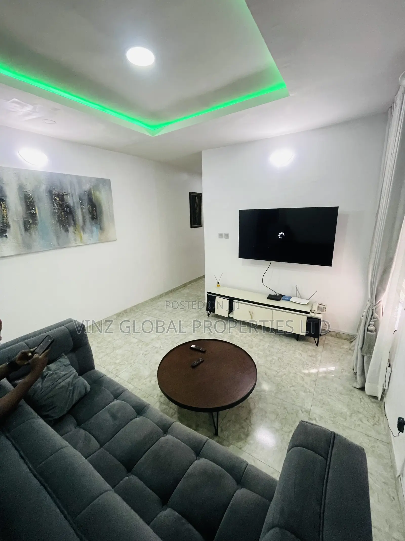 Furnished 1 Bedroom With Pool,Gym, 24/7hrs Power Visitor’S Bathroom in Lekki