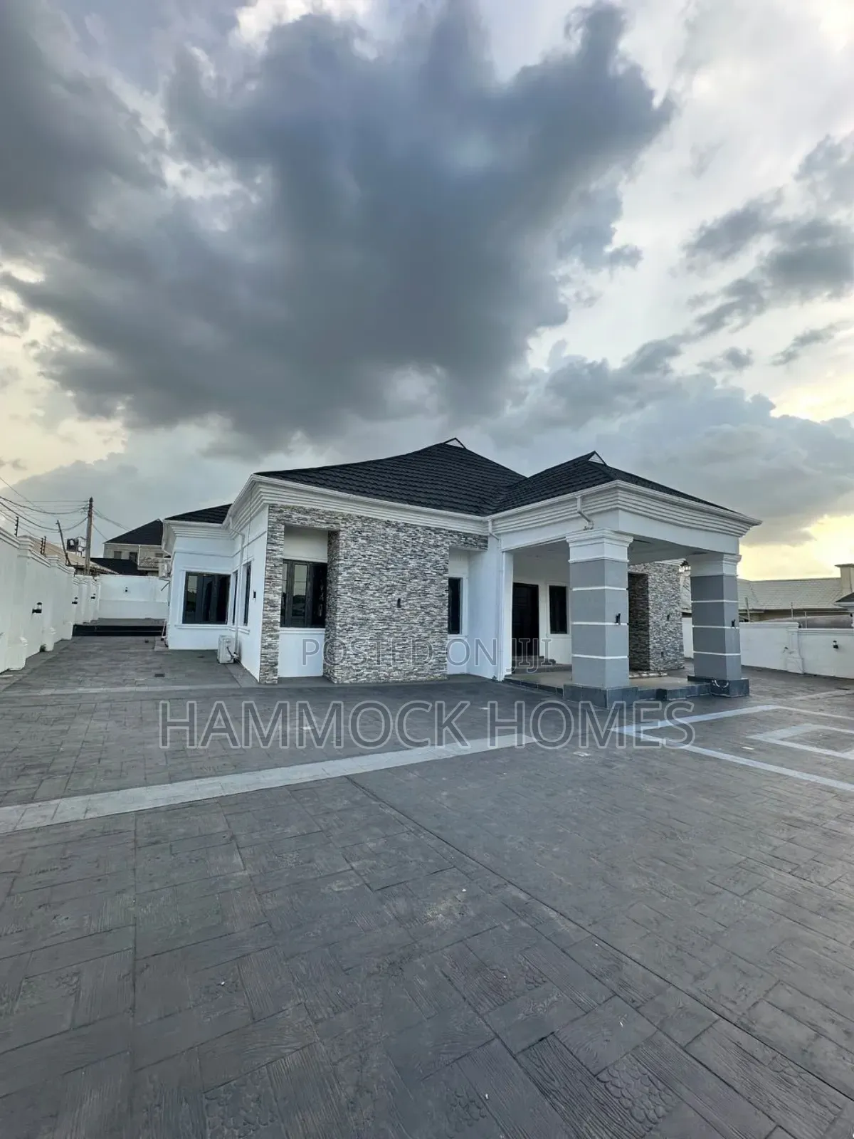 4bdrm Bungalow in Ifesowapo Estate,, Akobo for sale in Akobo