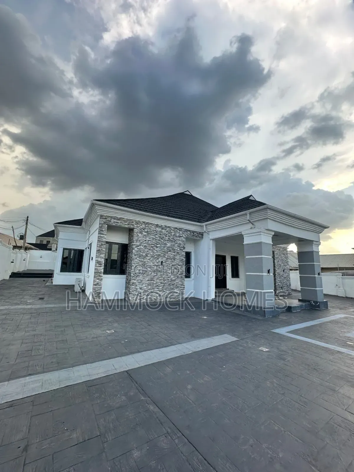 4bdrm Bungalow in Ifesowapo Estate,, Akobo for sale in Akobo