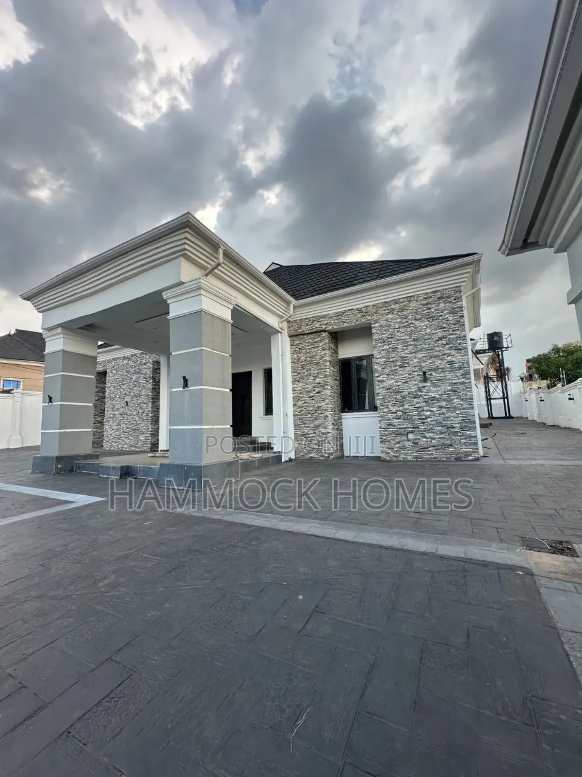 4bdrm Bungalow in Ifesowapo Estate,, Akobo for sale in Akobo