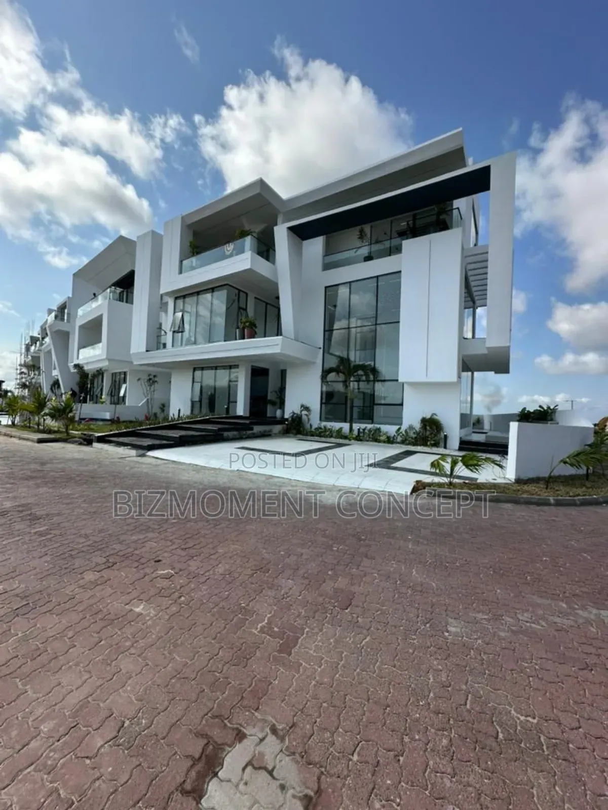 5bdrm Duplex in Osapa London for sale in Osapa london