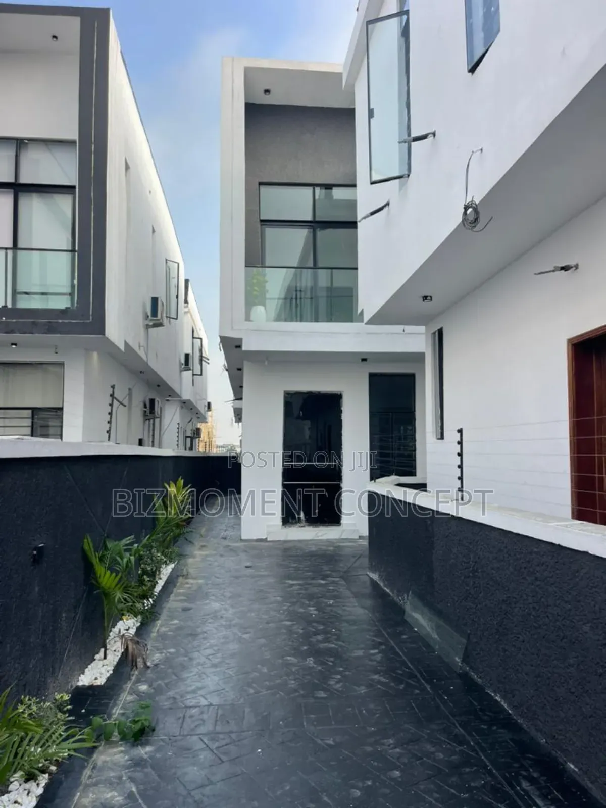 4bdrm Duplex in Ikota Lekki for sale in Ikota