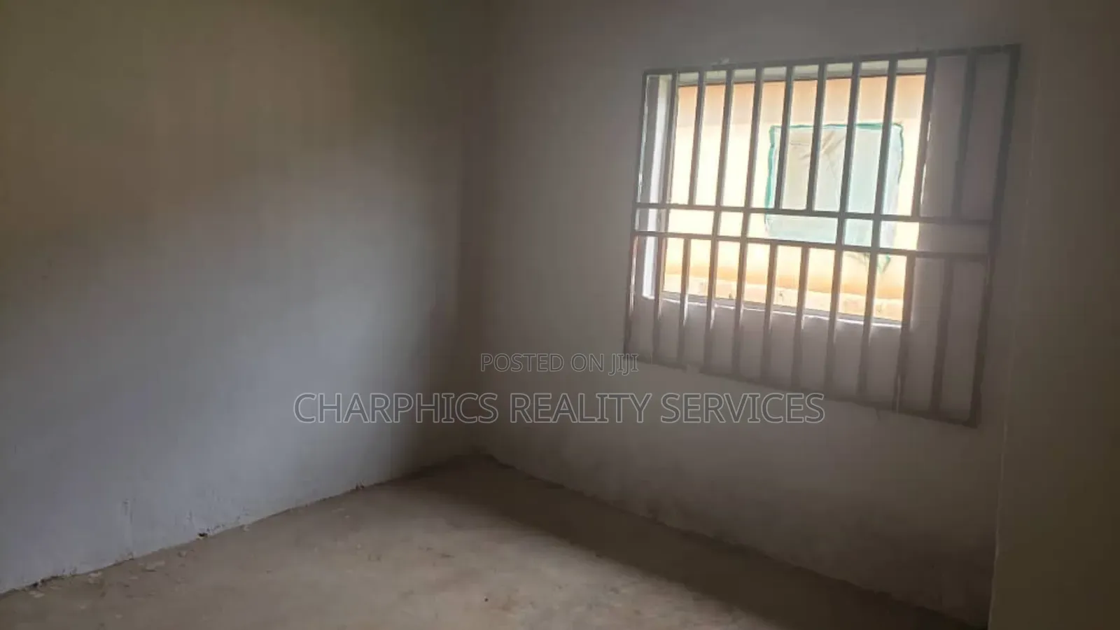 12bdrm Room & Parlour in Benin City for sale in Benin City