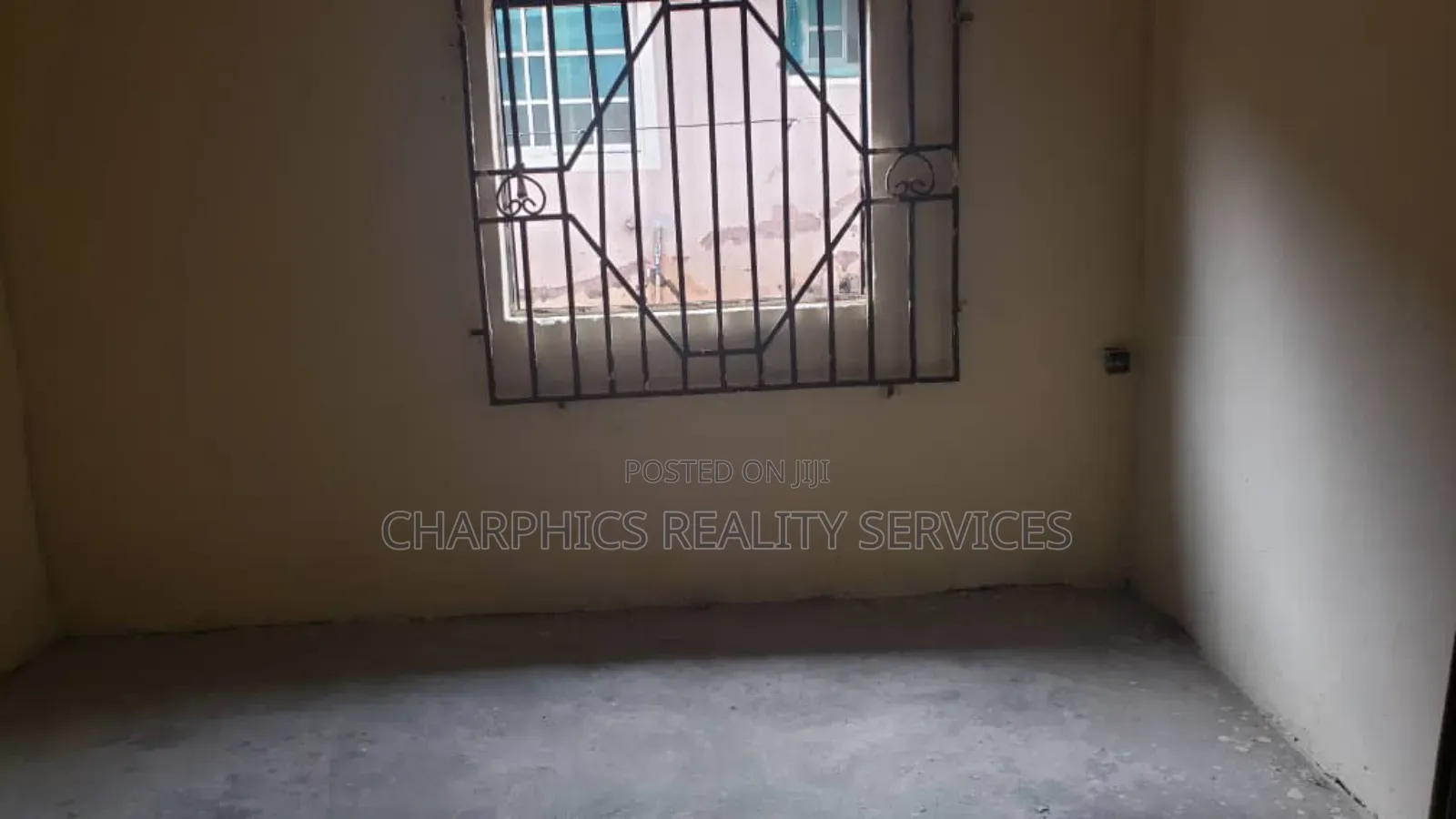 12bdrm Room & Parlour in Benin City for sale in Benin City