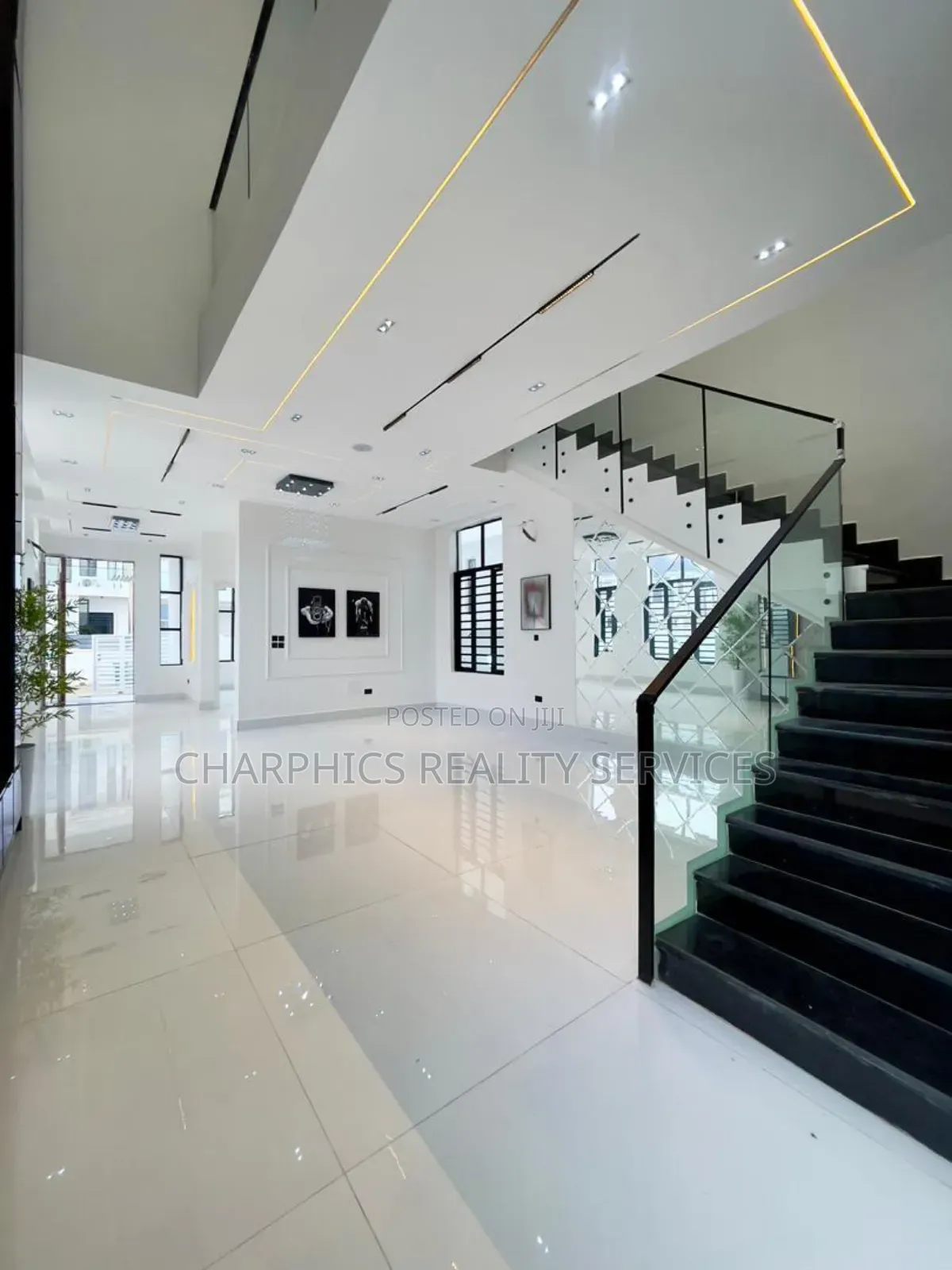 5bdrm Duplex in Lekki Phase 2 for sale in Lekki Phase 2