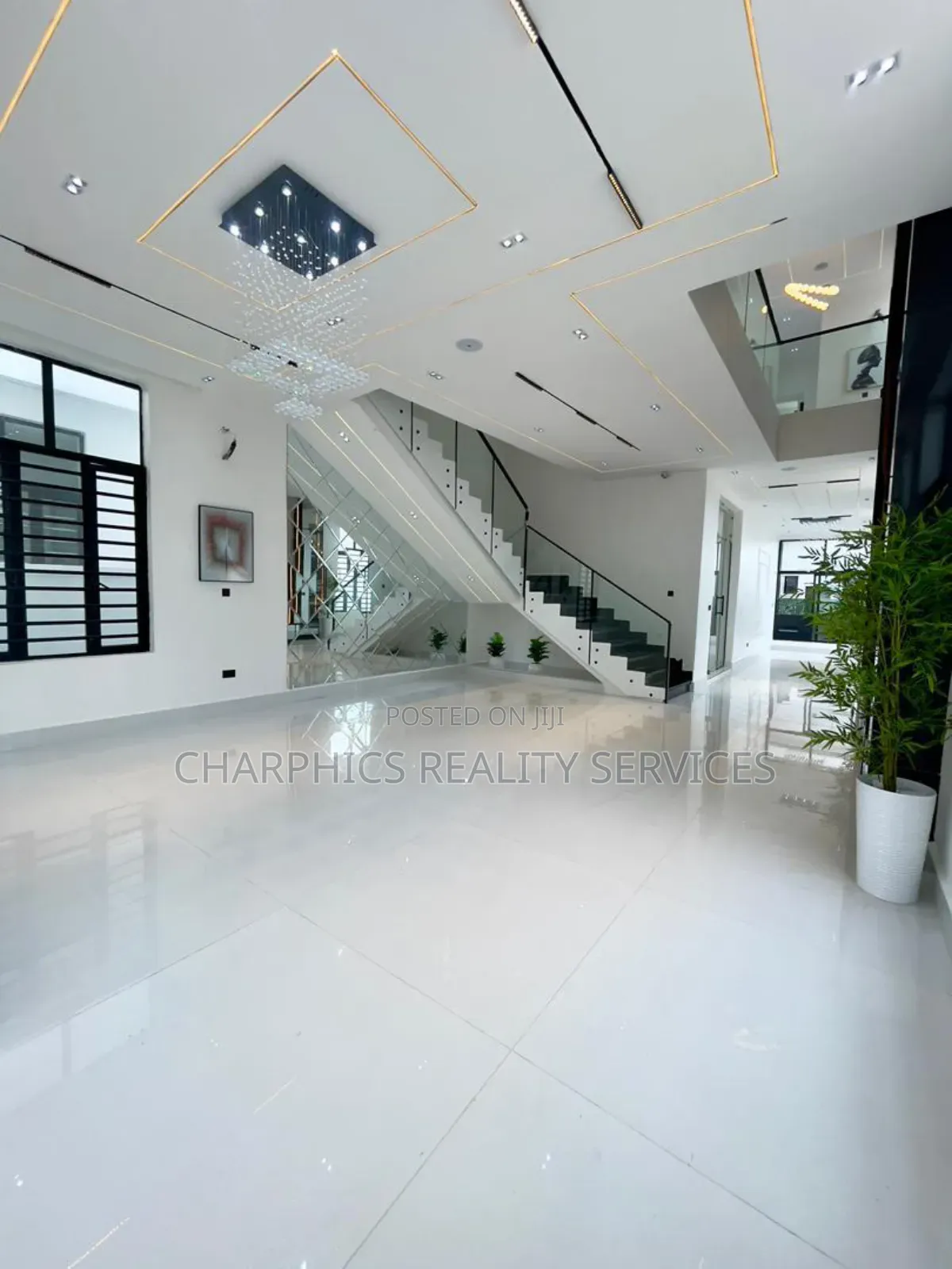 5bdrm Duplex in Lekki Phase 2 for sale in Lekki Phase 2