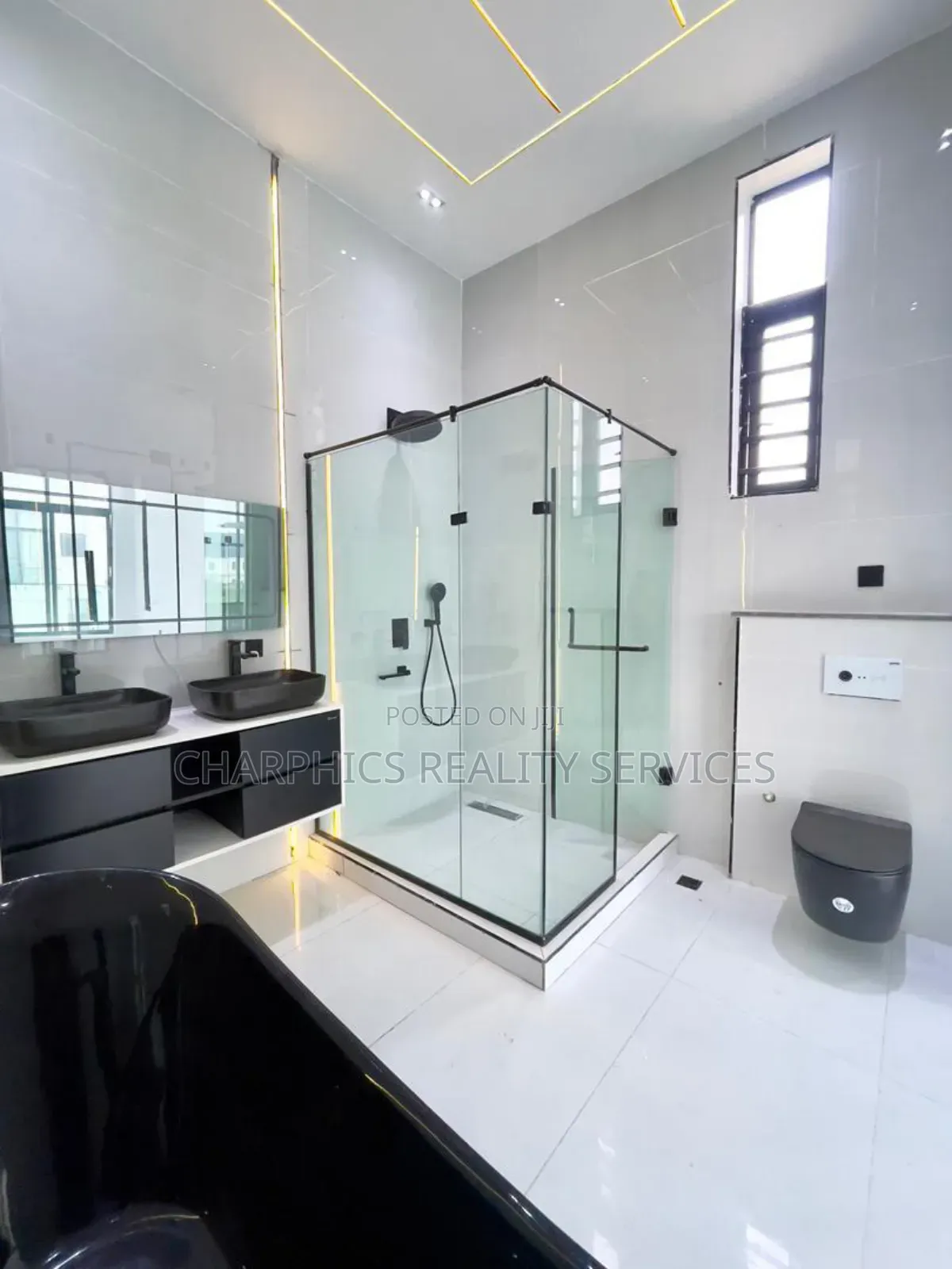 5bdrm Duplex in Lekki Phase 2 for sale in Lekki Phase 2