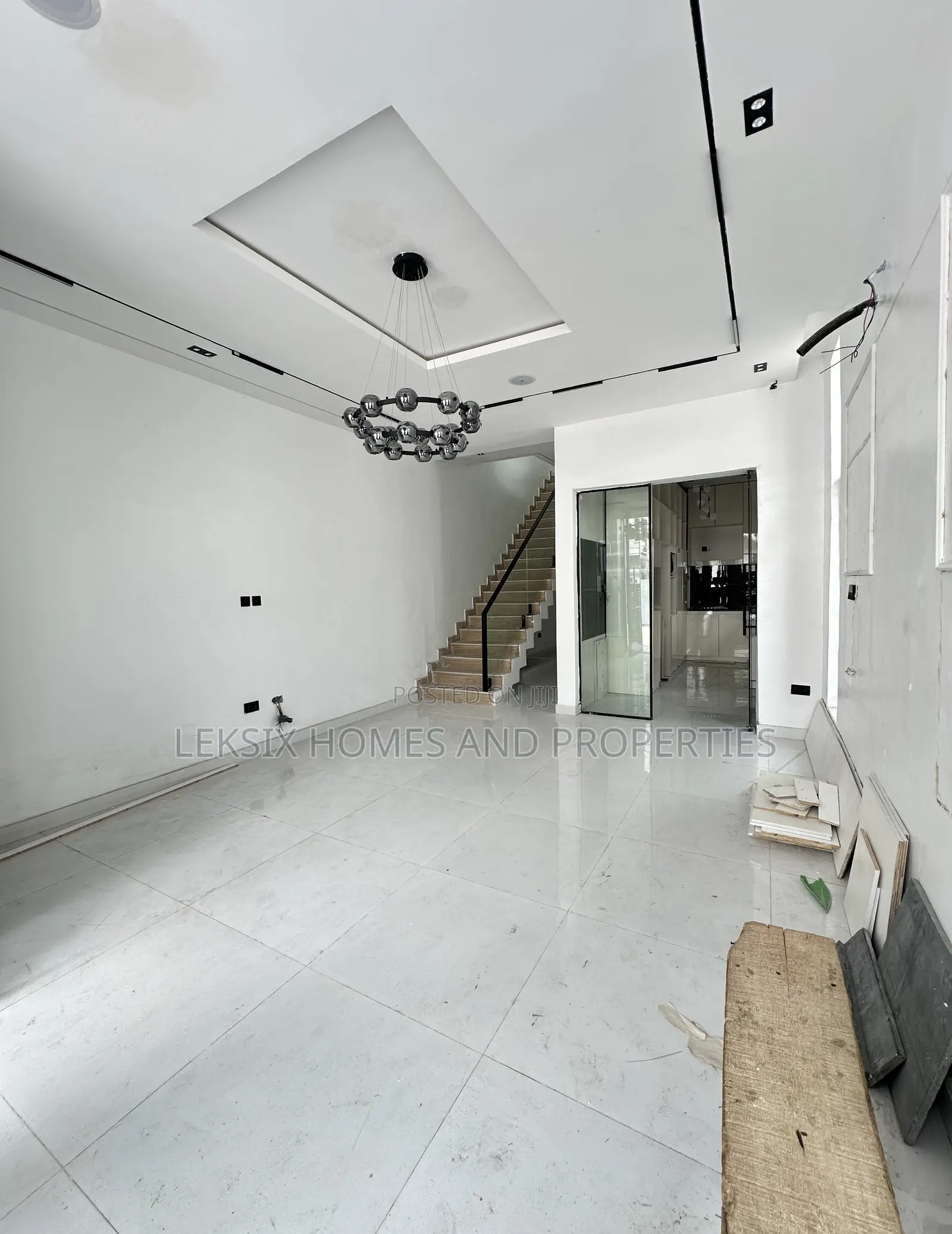 4bdrm Duplex in A Well Secured, Lekki Phase 2 for sale in Lekki Phase 2