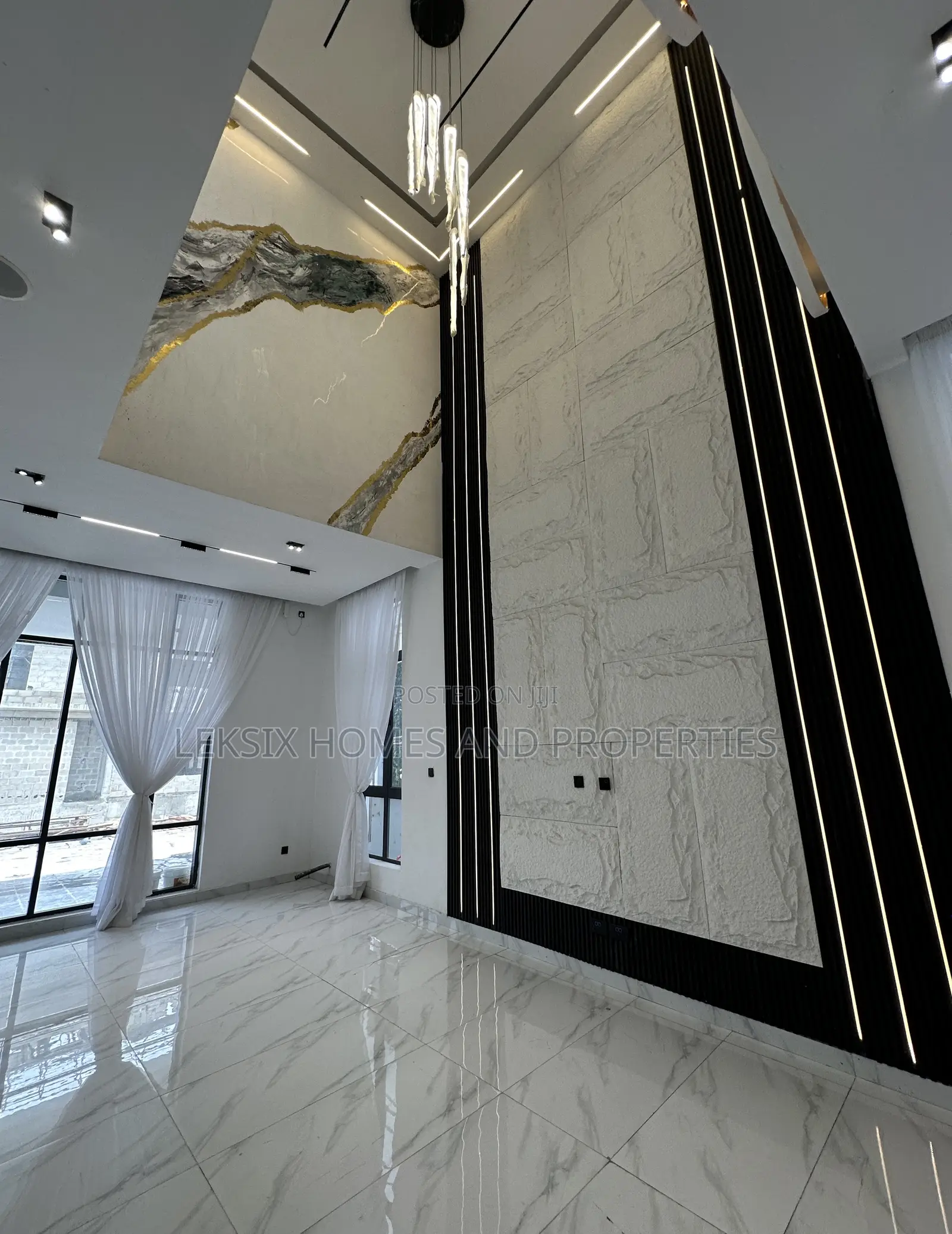 5bdrm Duplex in A Well Secured, Lekki Phase 2 for sale in Lekki Phase 2