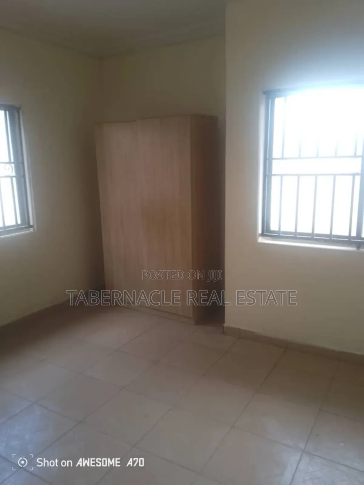 3bdrm Apartment in Alogba Estate,, Ebute for rent in Ebute