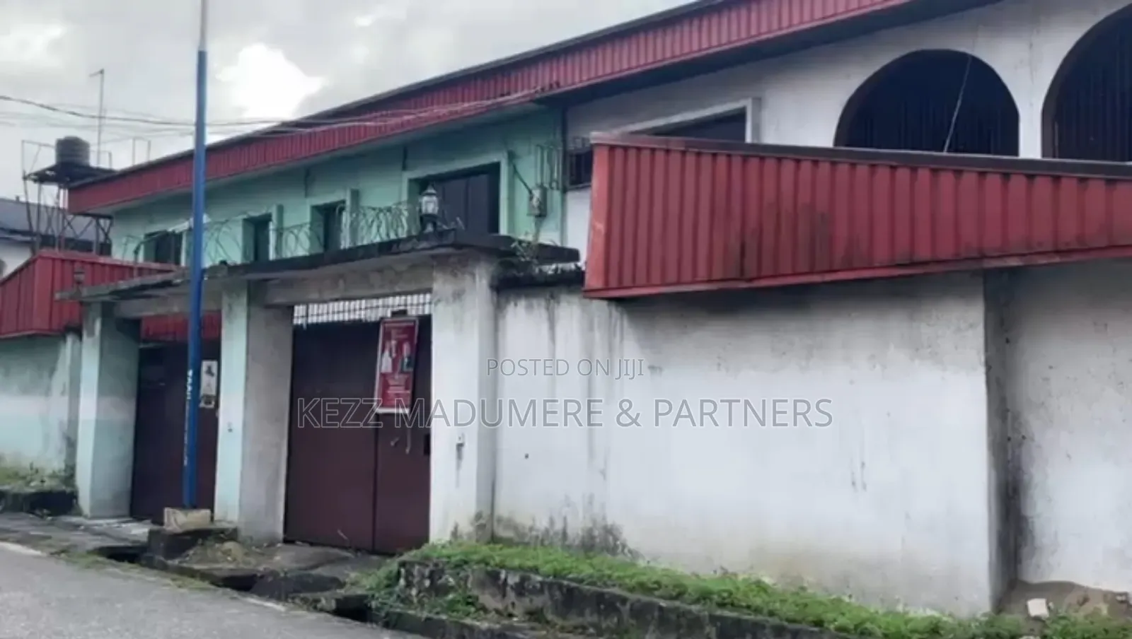 6bdrm Duplex in Cocaine Estate, Off for sale in Port-Harcourt